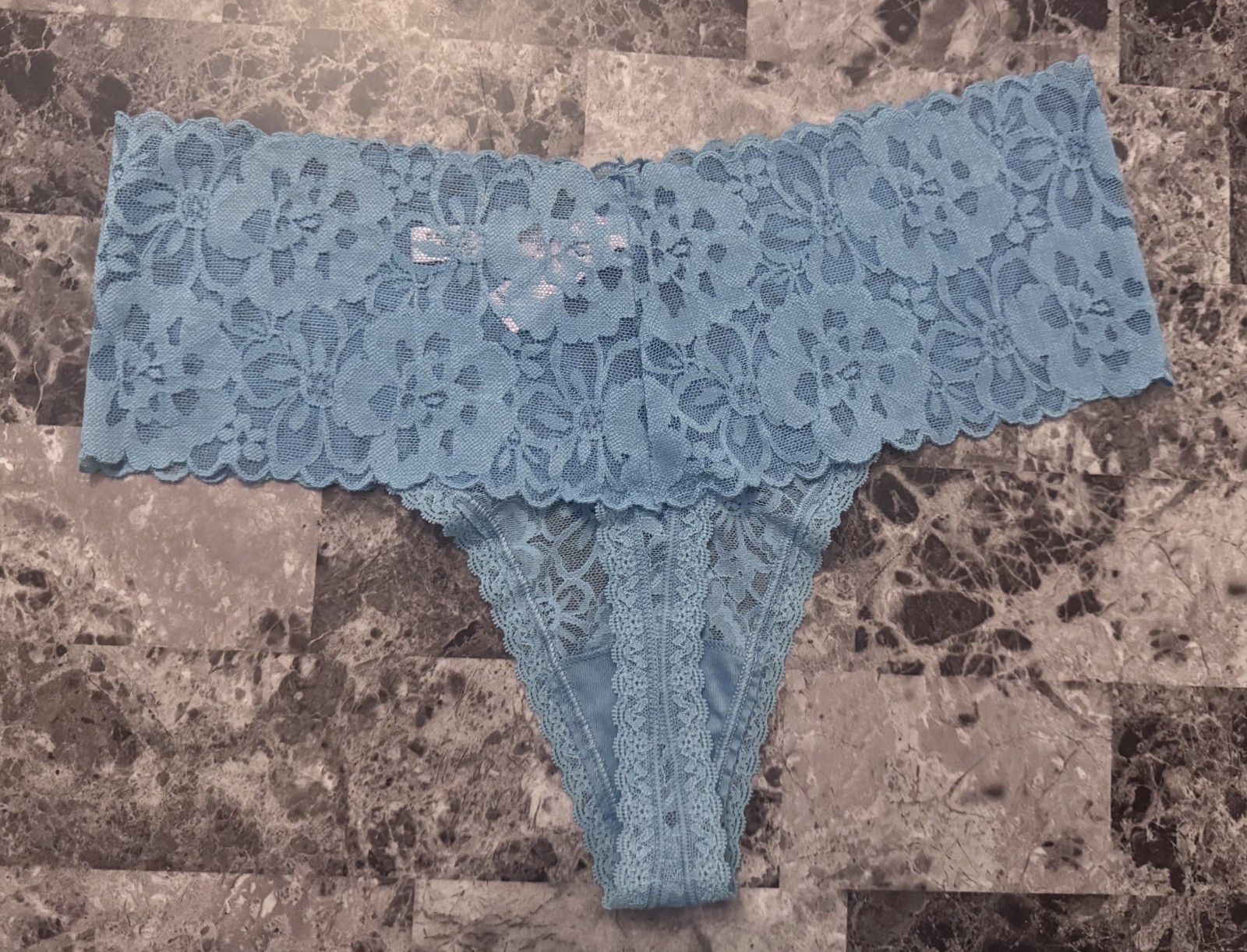 NWT VICTORIA’S SECRET LARGE BLUE FLORAL LACE WIDE WAISTBAND RARE THONG PANTIES