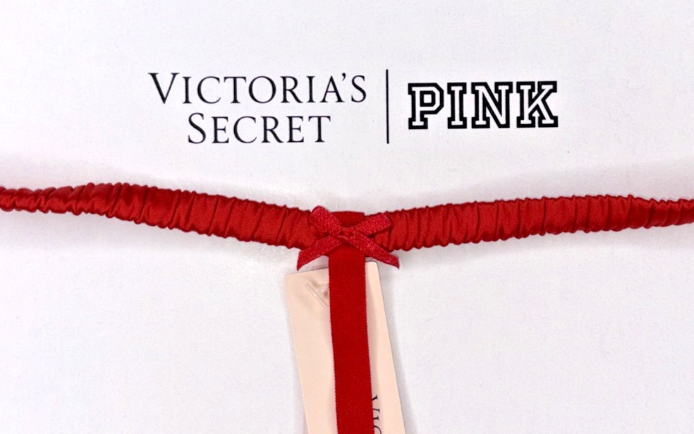 Victoria’s Secret Dream Angels NWT Medium Red Satin Bow Crotchles V String Panty