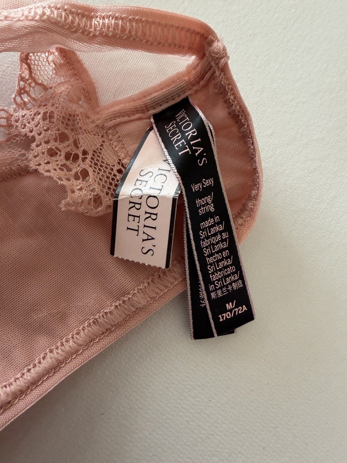 new nwt Victoria’s Secret Very sexy lace mesh sequin panty thong medium Leopard