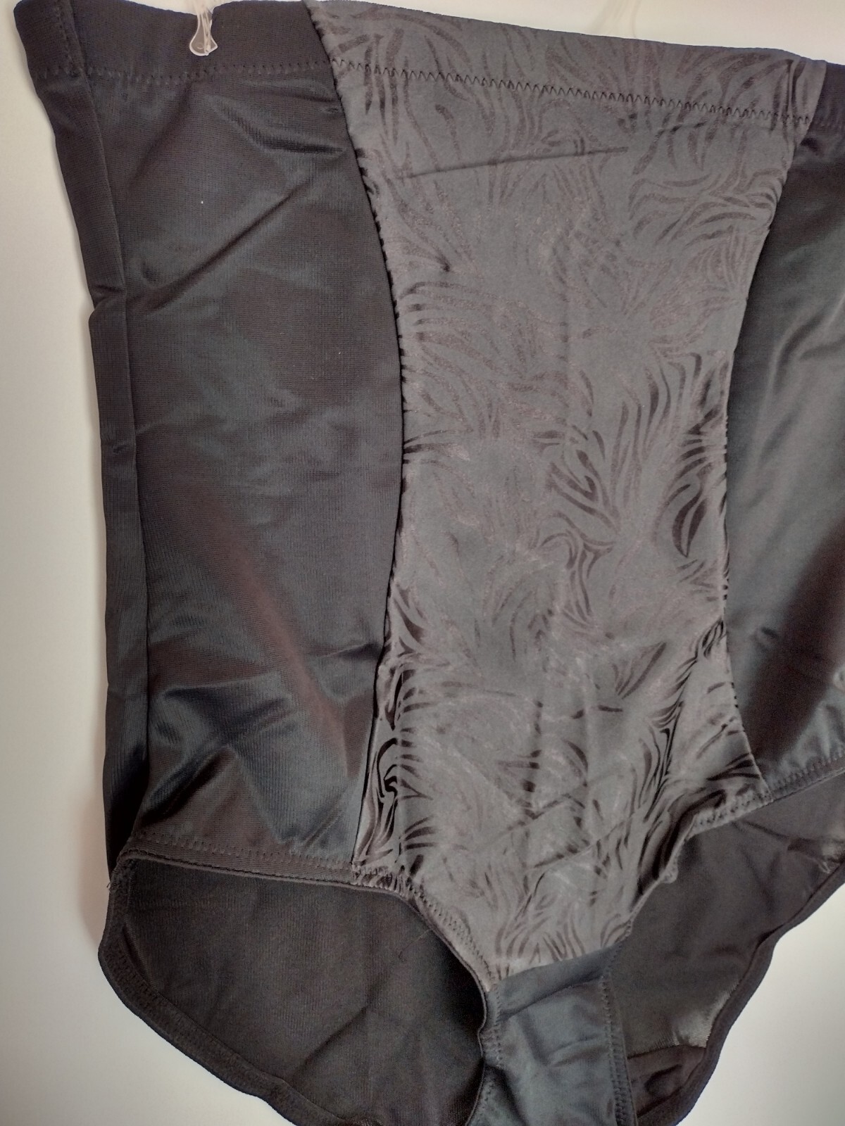 Maidenform Flexees Sculpts High Waist Brief Size Small F83061 Black