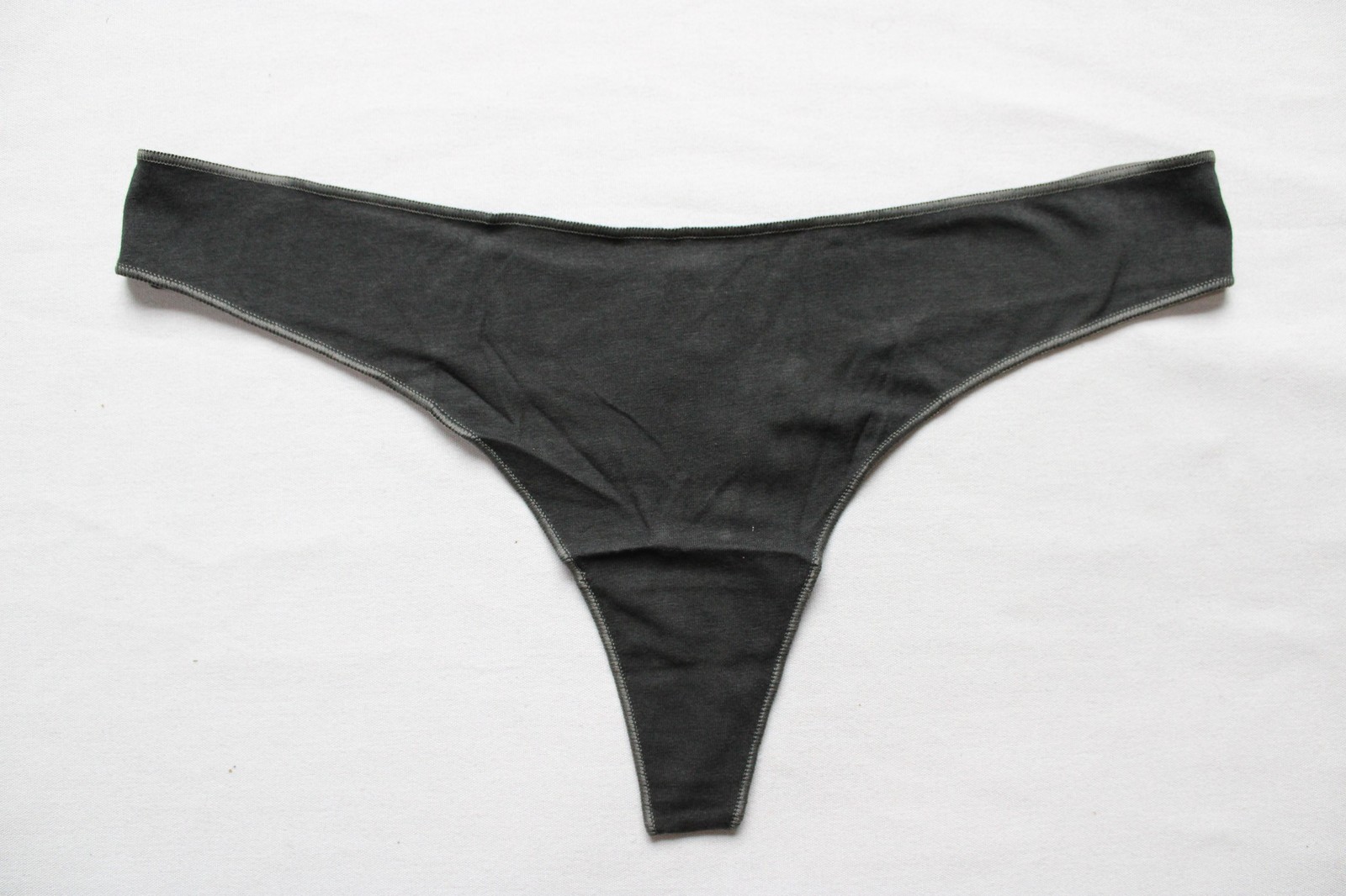 Skims Women’s Lightweight Breathable Cotton Thong NN7 Soot Tonal Black Large NWT