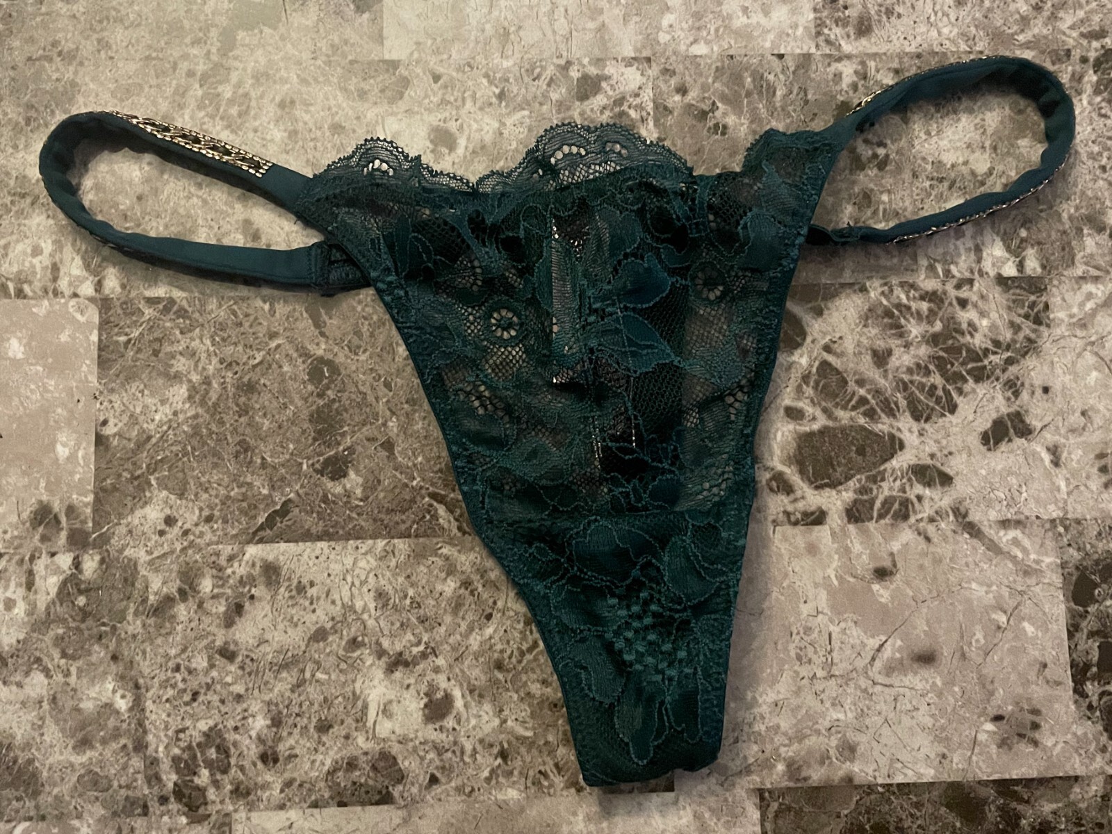 NWT VICTORIA’S SECRET GREEN LACE CHAIN RHINESTONE SHINE STRAP THONG PANTIES