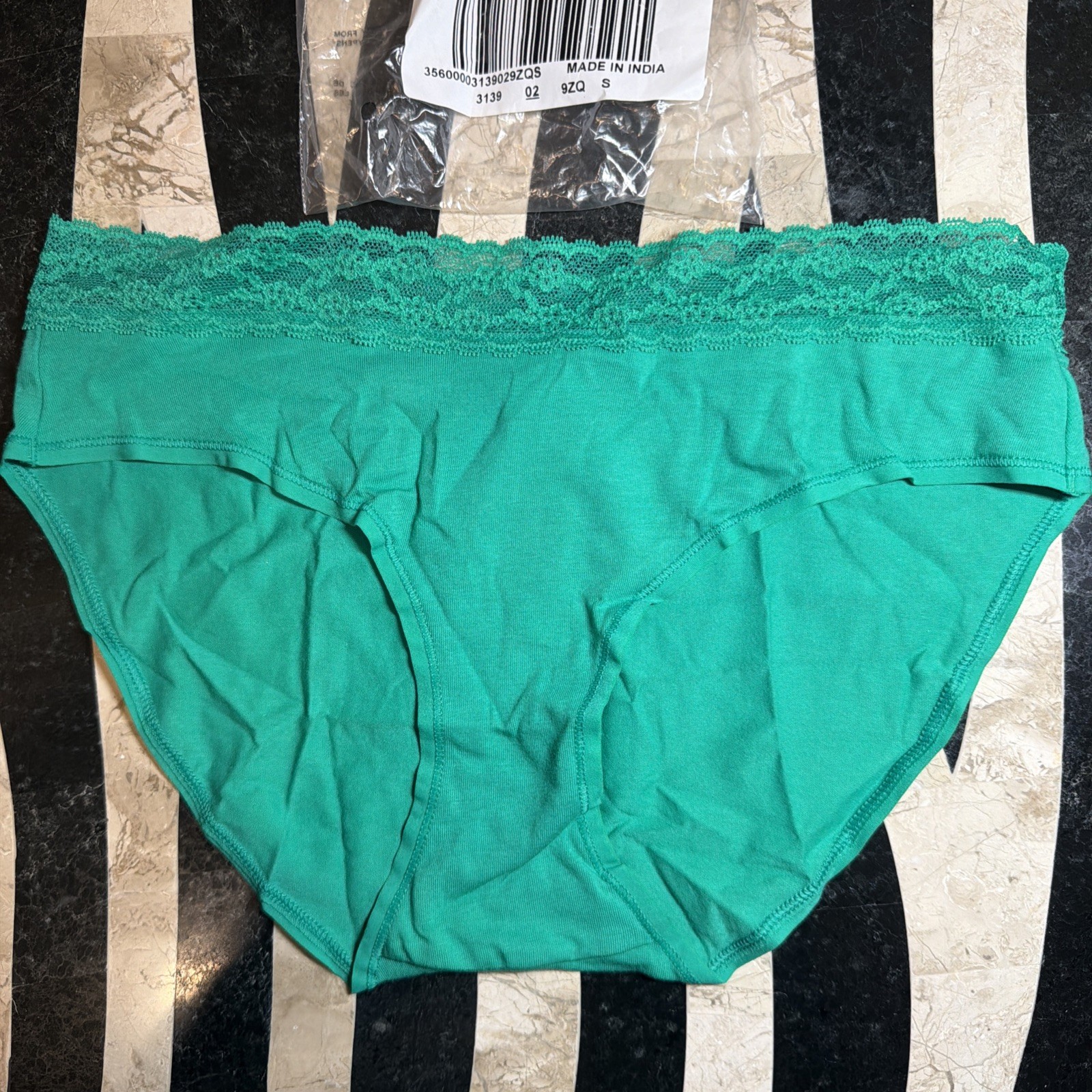 VTG VS VICTORIA SECRET Lace Brief Panty Size S Emerald Green Cotton Elastane New