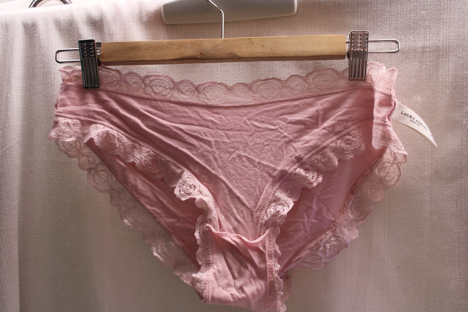 Vtg. Pink Sissy Princess Rayon Lace ruffle shiny Full Cut Silky Smooth panties M