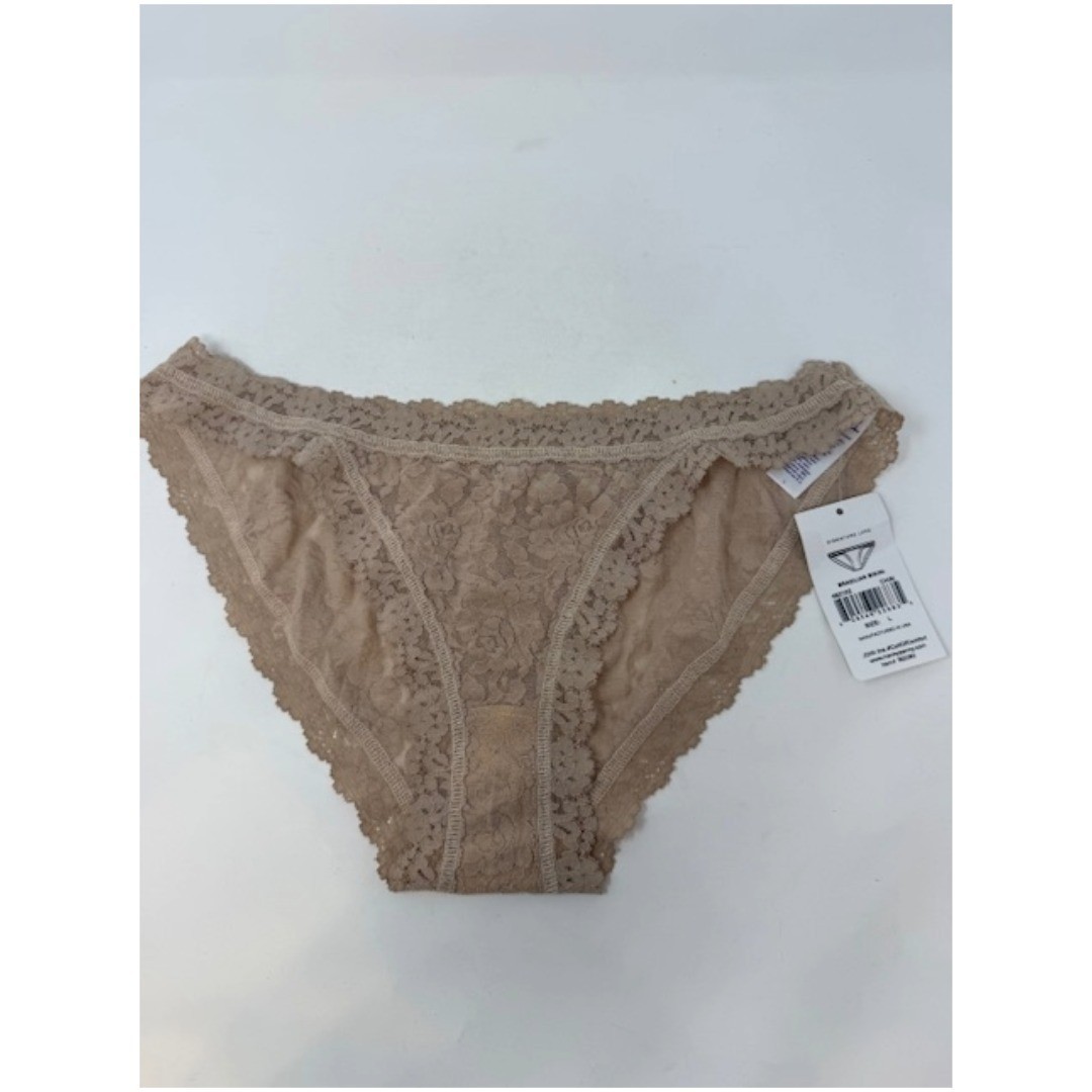 hanky panky signature lace brazilian bikini Chai/Black MSRP: $34