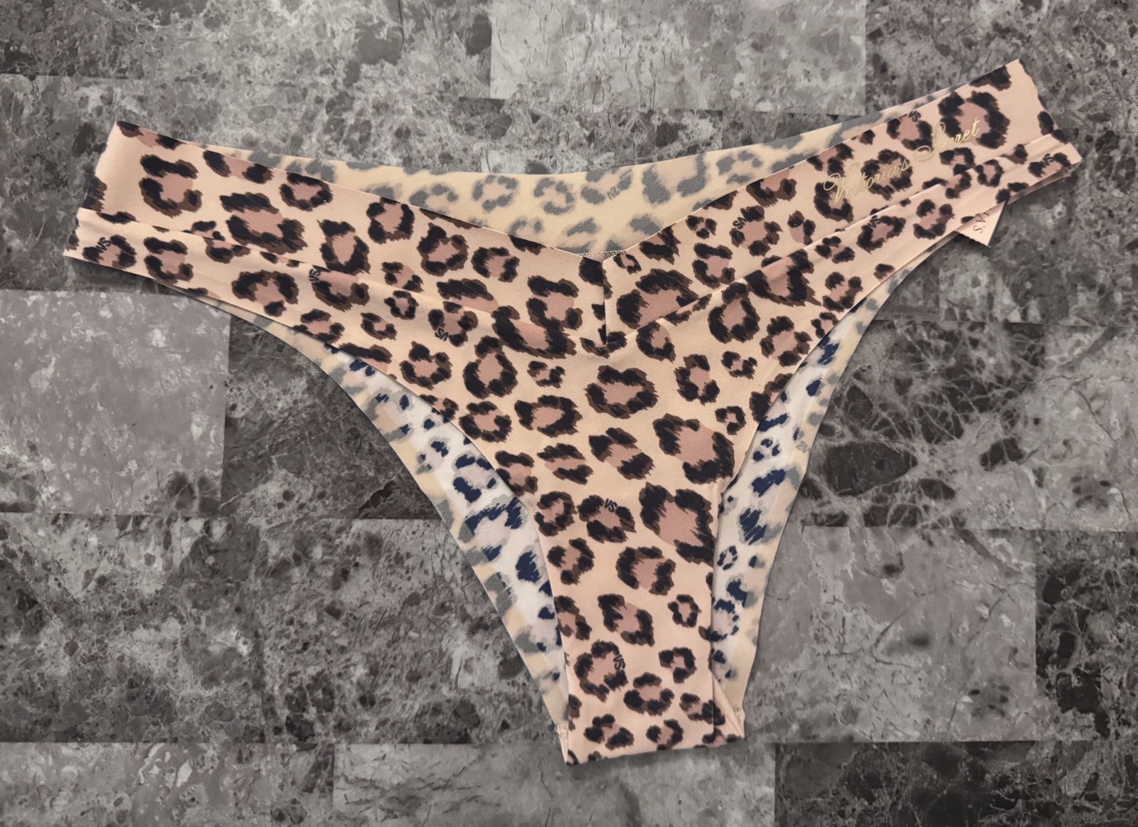 NWT VICTORIA’S SECRET INCREDIBLE LINE S SOFT LEOPARD NO SHOW BRAZILIAN PANTIES