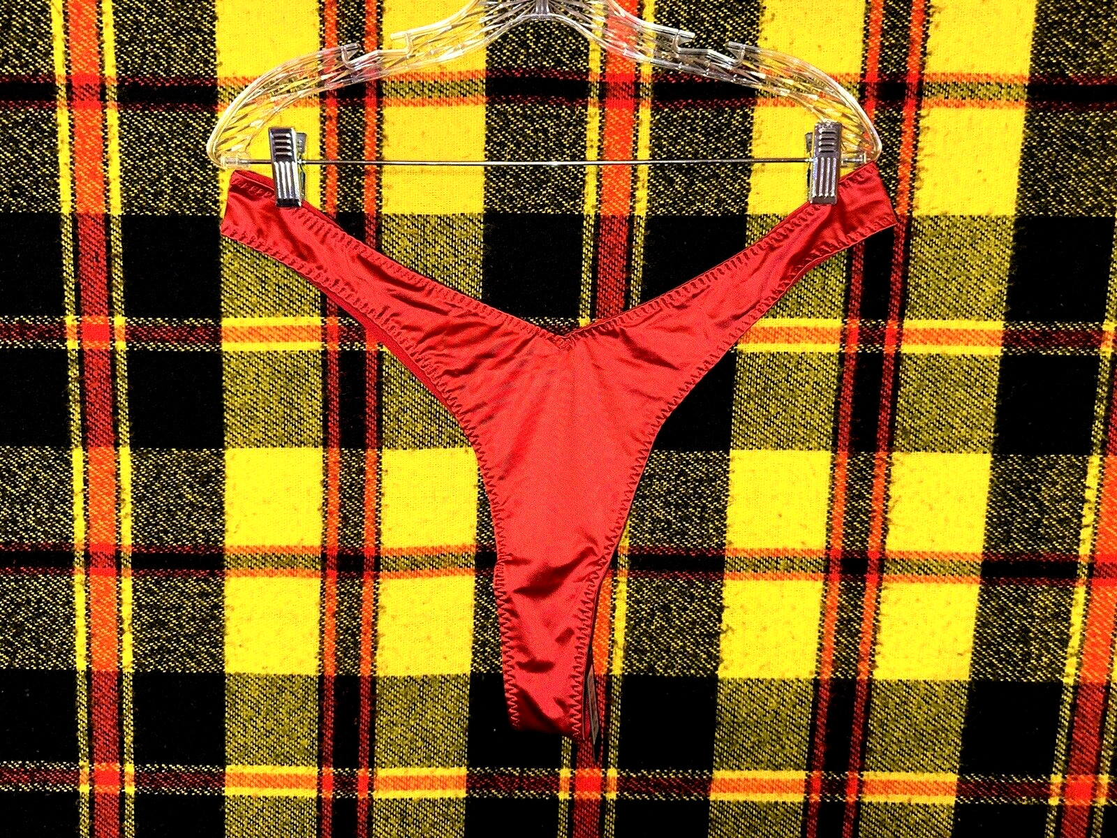Frederick’s of Hollywood Thong Panties Size XXL Shiny Smooth Black Red Lot of 4