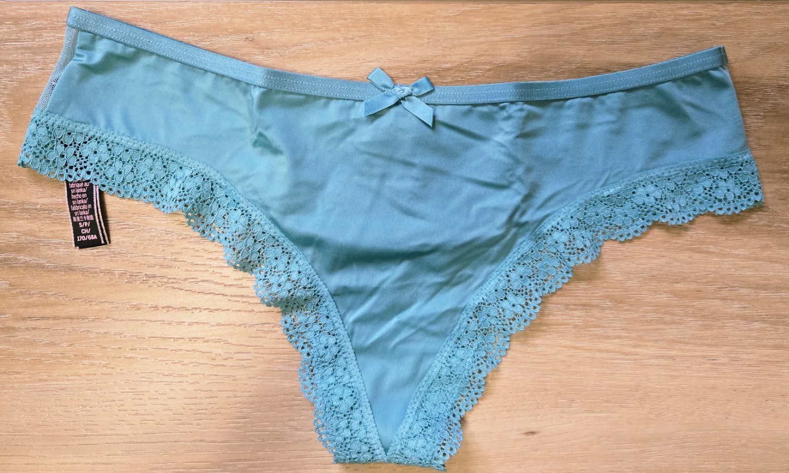 Vintage Victoria’s Secret Blue Silky Smooth Mesh Lace Trim Cheeky Panties Bows S