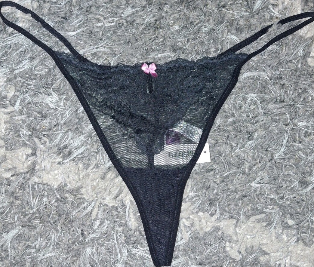 Adore Me/VS Lace Keyhole V String Panty NEW Large Black