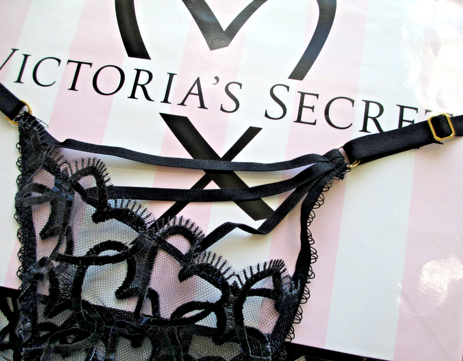 VICTORIA’S SECRET VERY SEXY String Bikini Panty Black Shine Hearts Lace S M L XL