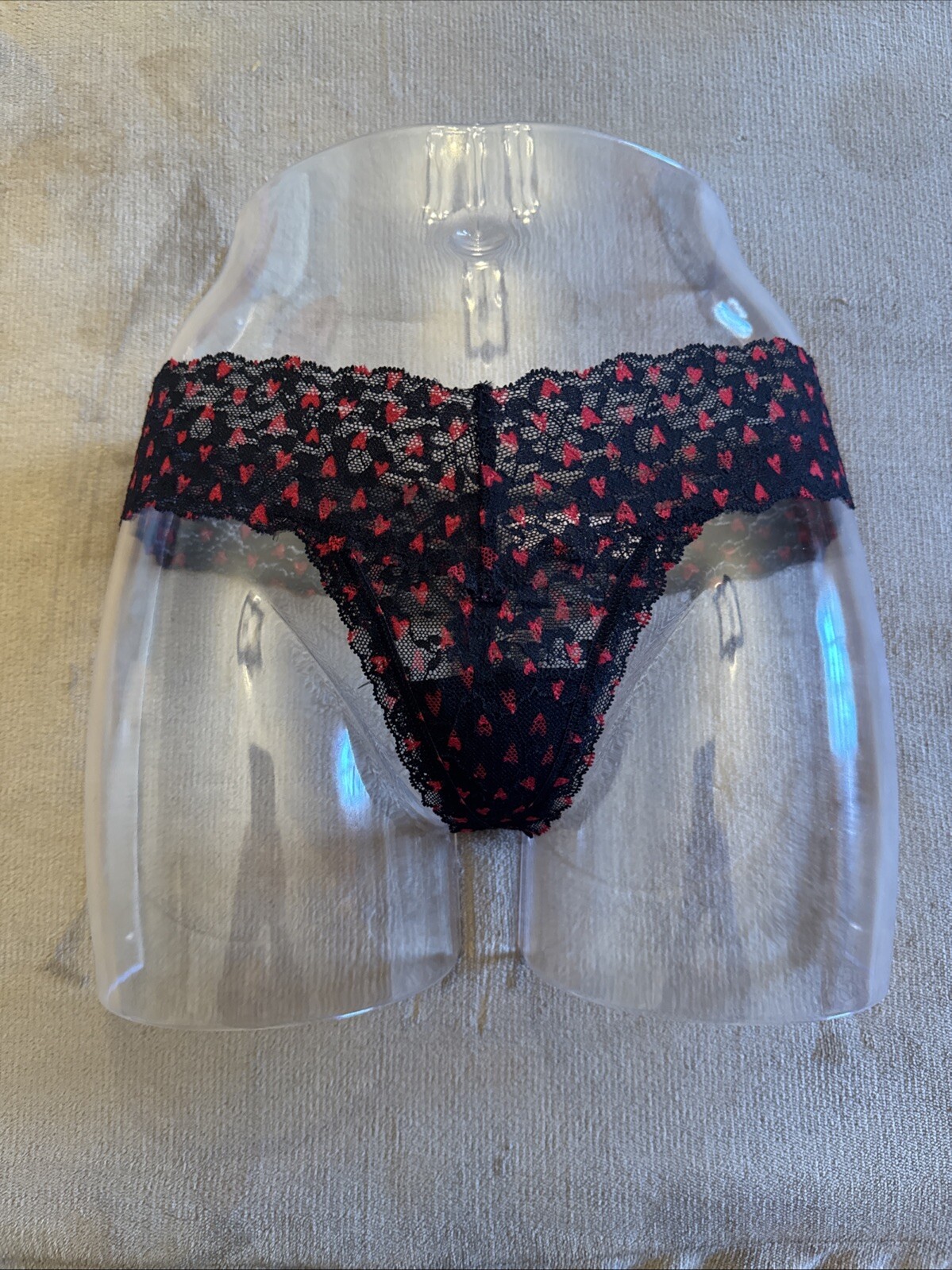 NWT-Victoria’s Secret -The Lacie Posey Lace Thong -Black Whimsy Hearts-SMALL