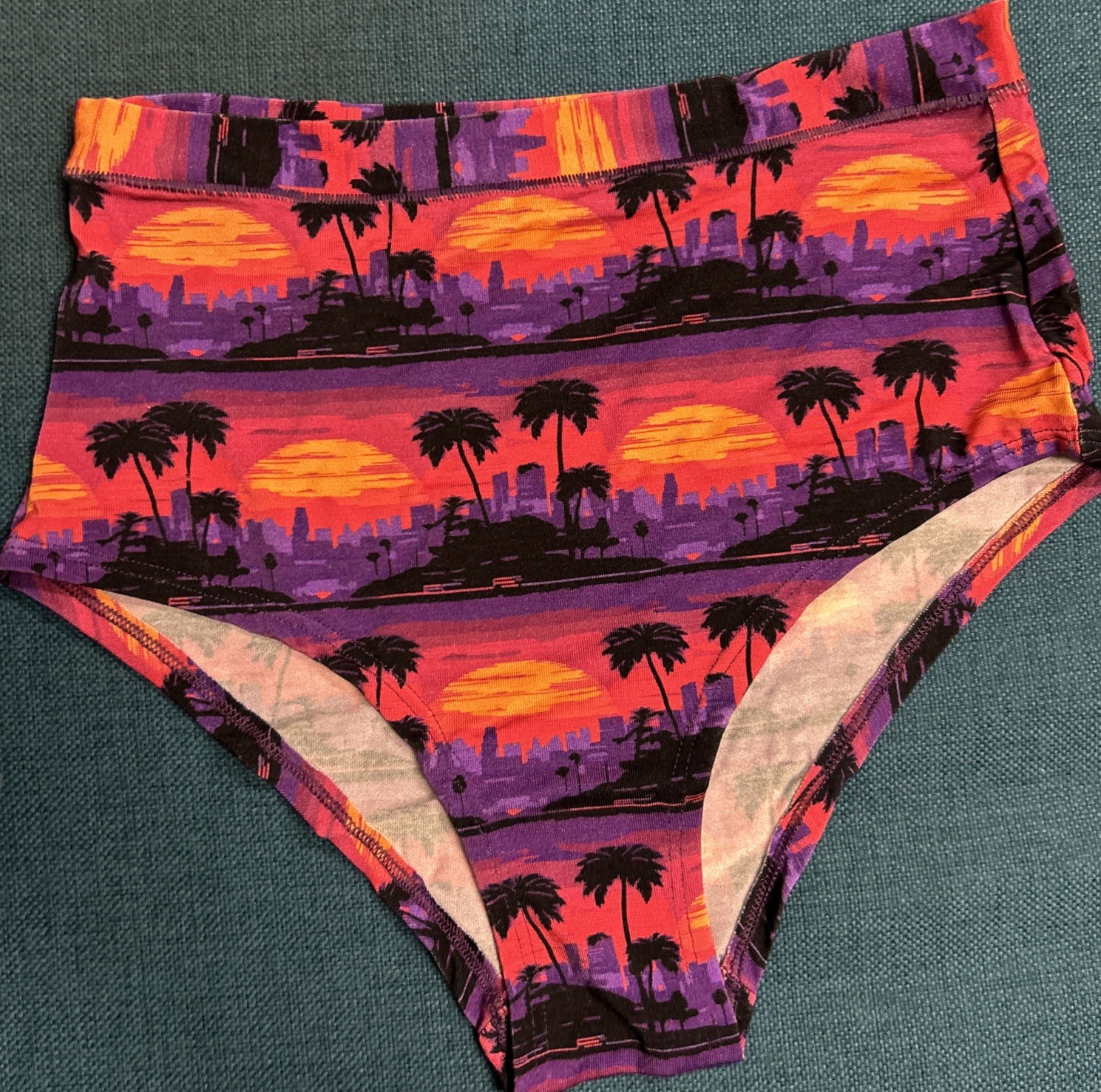 MeUndies UltraModal™ FeelFree High-Waisted Cheeky In Wish You Were Here Size M