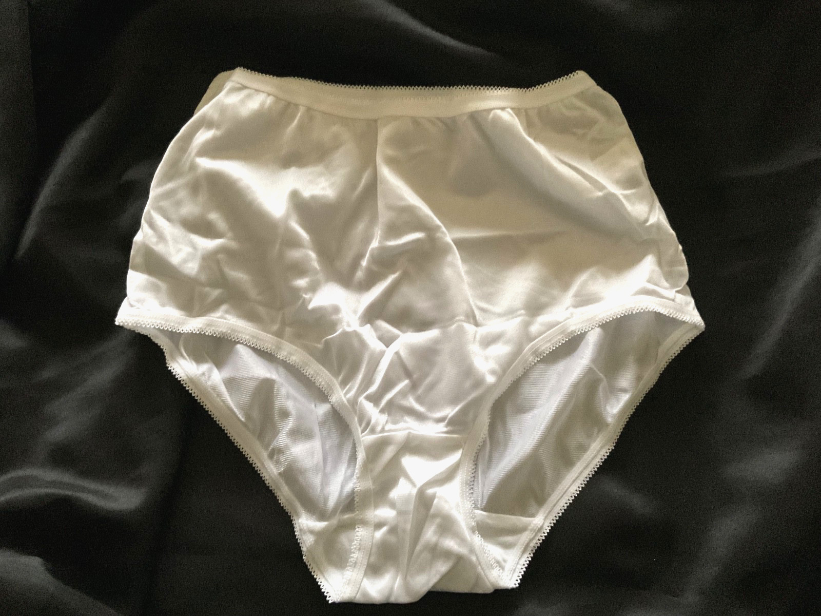 Vintage Partners White Silky Nylon Full Brief Granny Panties Size 5 New