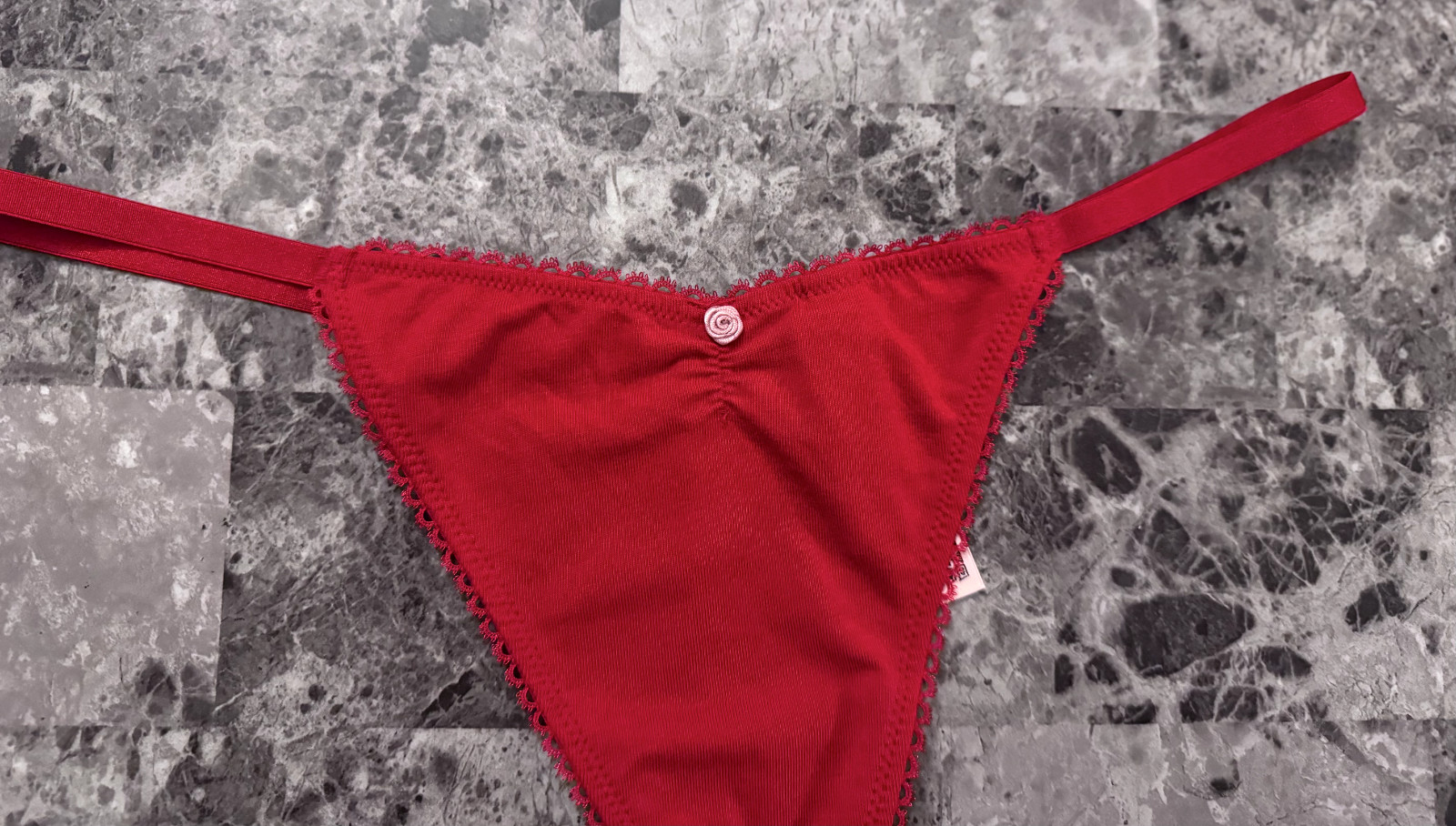 NWT VICTORIA’S SECRET RED RUCHED ROSE APPLIQUE LACE BACK PICOT V STRING PANTIES