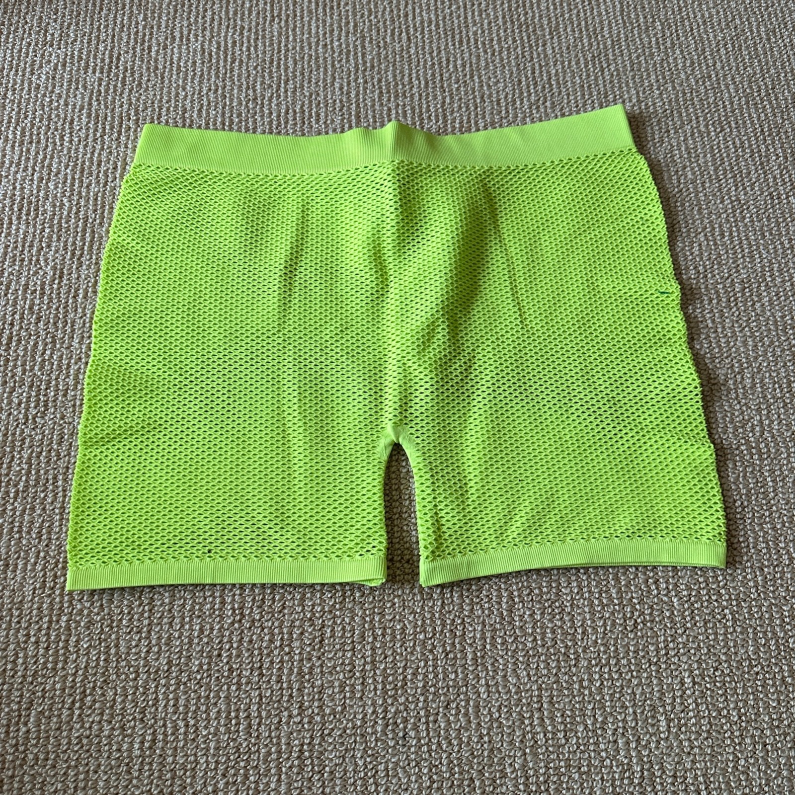 Skims Lime Perforated Seamless Shorts, Size 4X New
