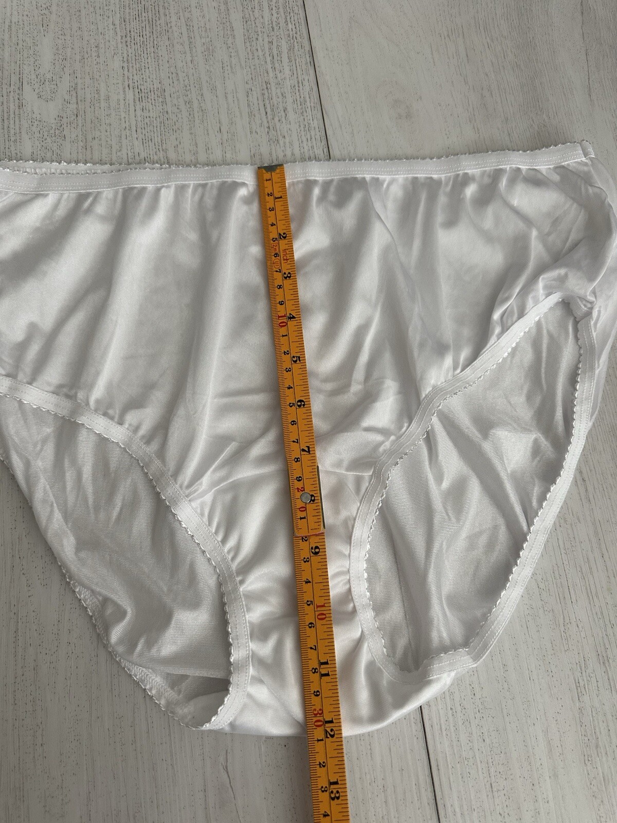 Shadowline Panties Women’s Full Brief Seamless Smooth Nylon Size 9 White