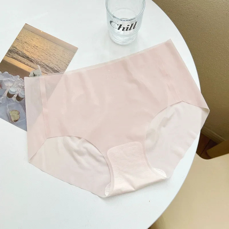 Seamless Panties Briefs Mid Rise Breathable Soft Comfortable Everyday Women Wear