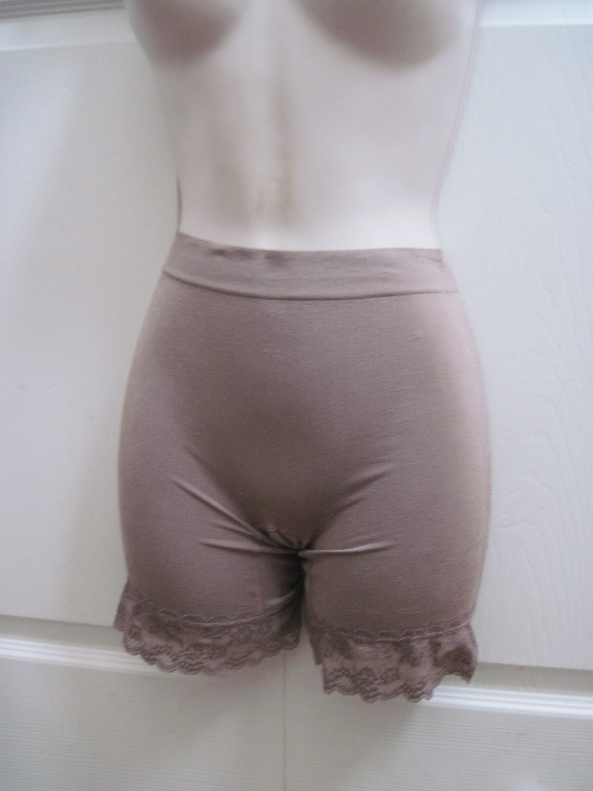 BREEZIES Women’s Size Small Brown Lightweight Pantie Girdle Stretch Fabric New