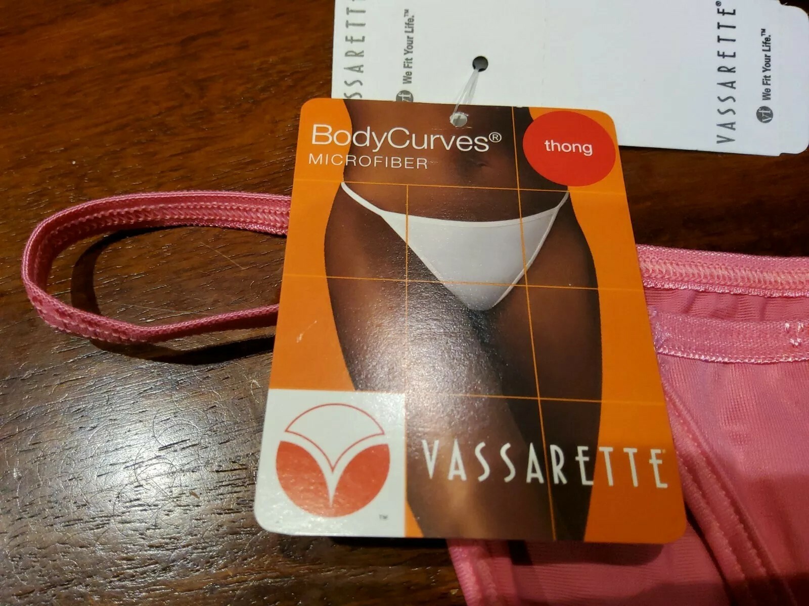 NWT Vassarette “Body Curves” Thong Panty Size 6 Med Rare – Memoirrose Pink