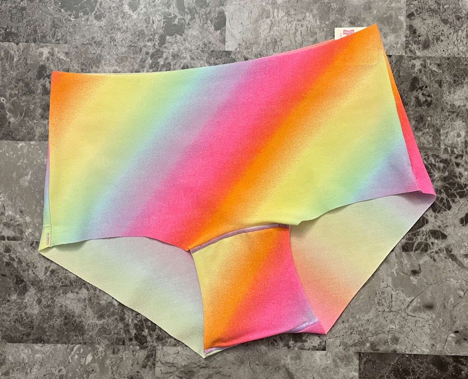 NWT VICTORIA’S SECRET PINK RAINBOW STRIPE OMBRE STRETCH NO SHOW BOYSHORT PANTIES