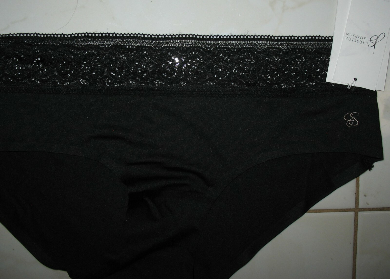JESSICA SIMPSON – NEW – LARGE – BLACK – POLY STRETCH HIPSTER PANTY – RUNS BIG