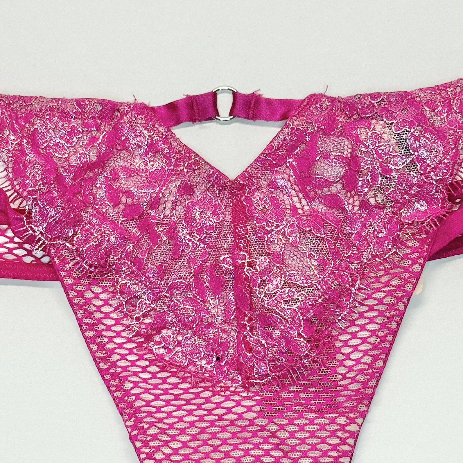 NWT RARE Vintage Victoria’s Secret Pink Fishnet Mesh Lace Strappy Thong Medium