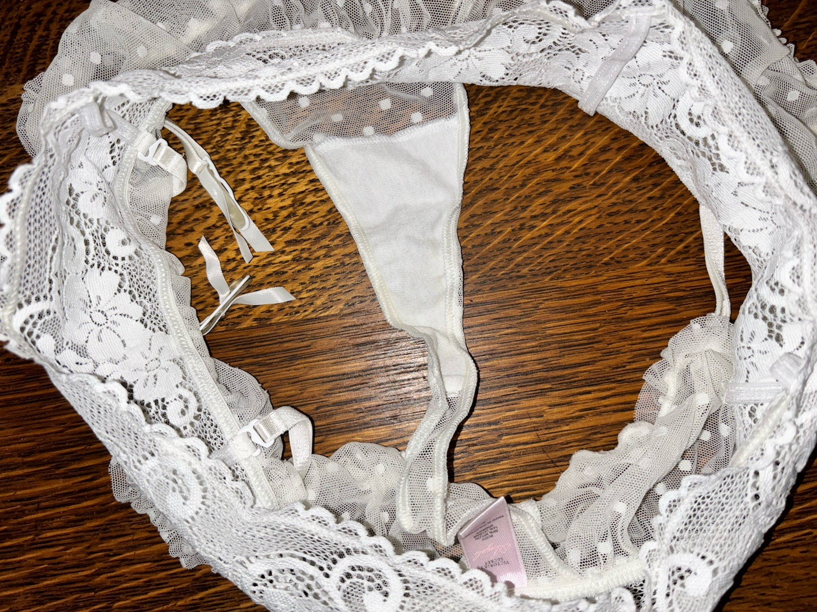 Victoria’s Secret Angels Skirted Garter Thong Panty Lace Sz L White Y2K