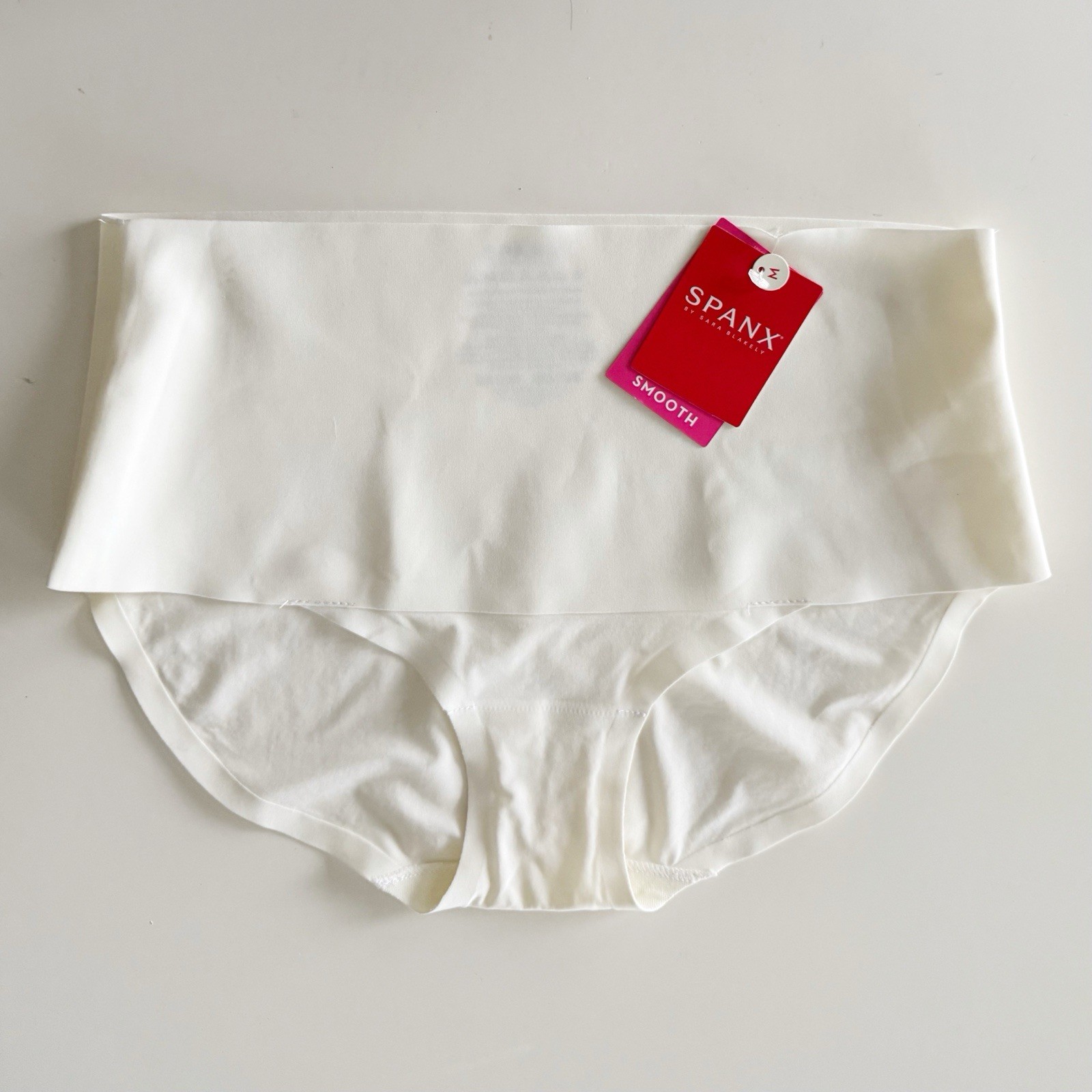 SPANX Undie-tectable Control Panties Brief SP0215 : Powder Ivory – M Medium NEW
