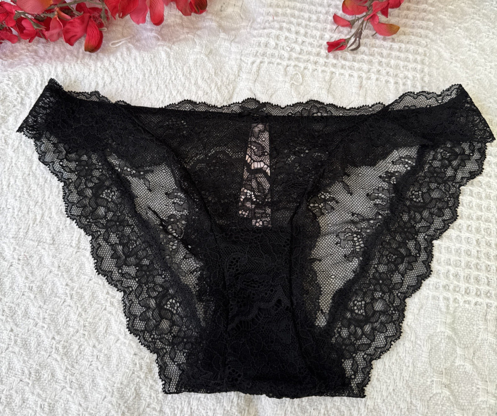 VICTORIA’S SECRET S BLACK DREAM ANGELS LACE CHEEKY TANGA PANTIES NWT