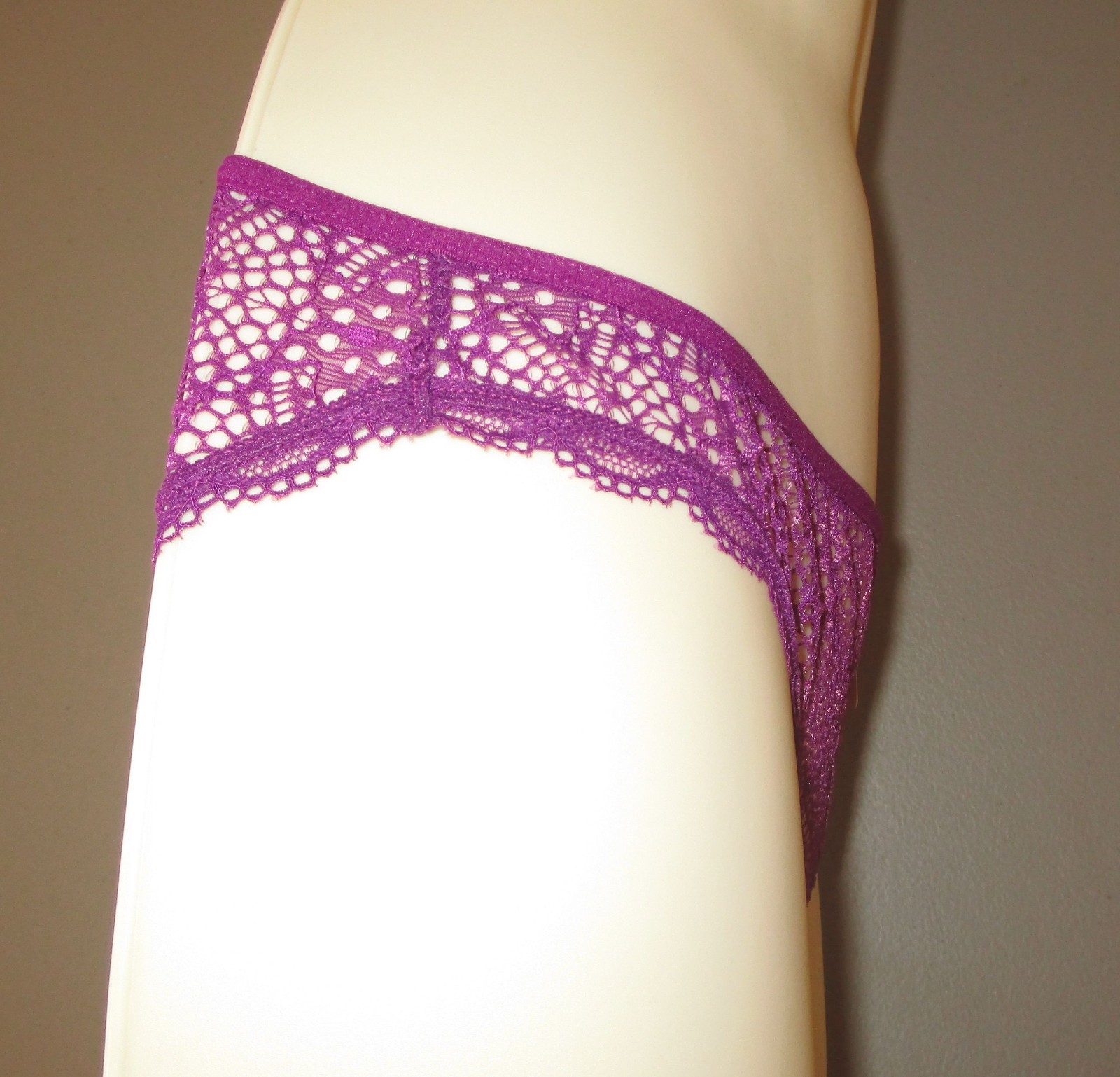 CANDIE’S~MEDIUM JUNIOR~Grape Juice Purple All Lace Bikini Panty