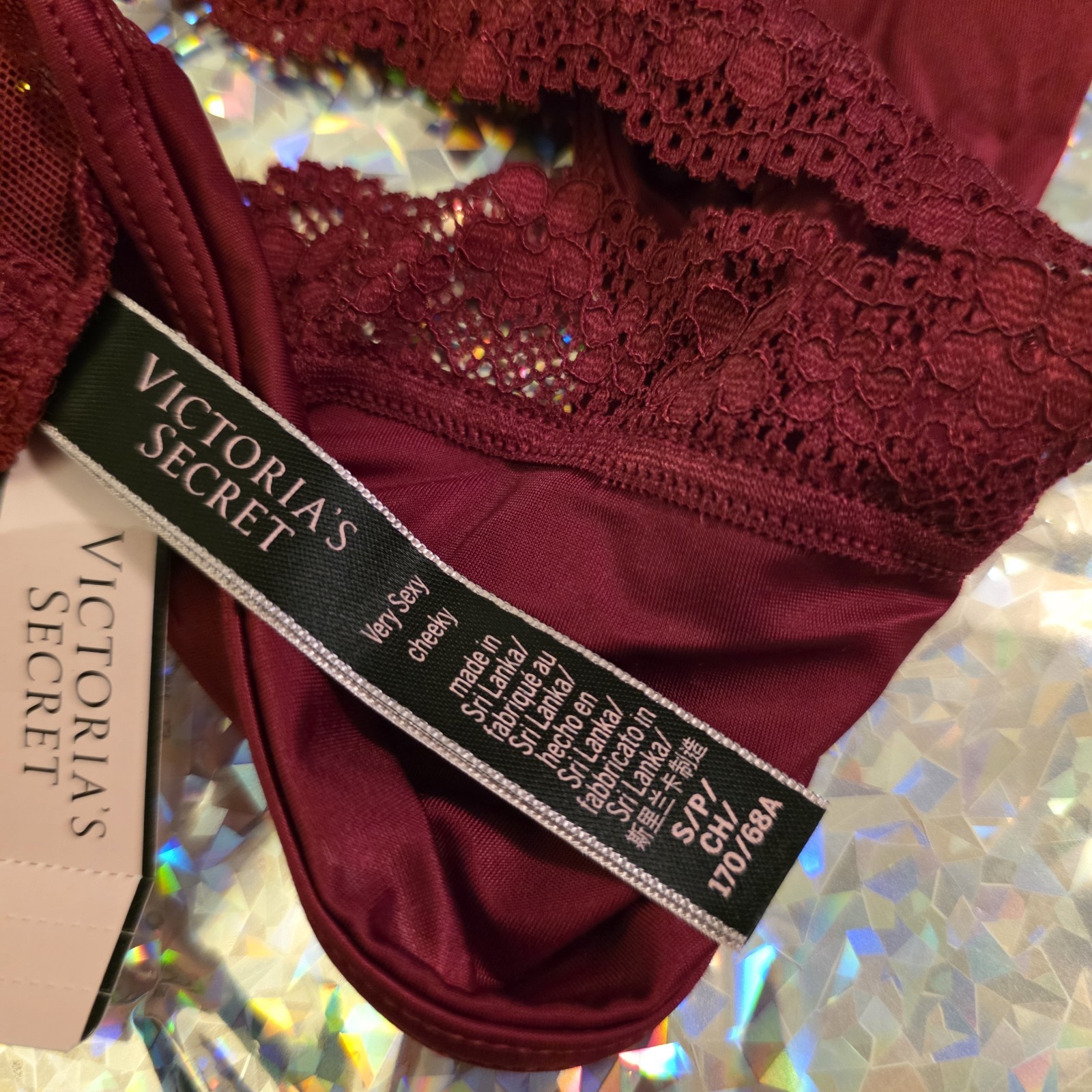 Victoria’s Secret Very Sexy Lace Keyhole Burgundy Cheeky Panty Size Small NWT