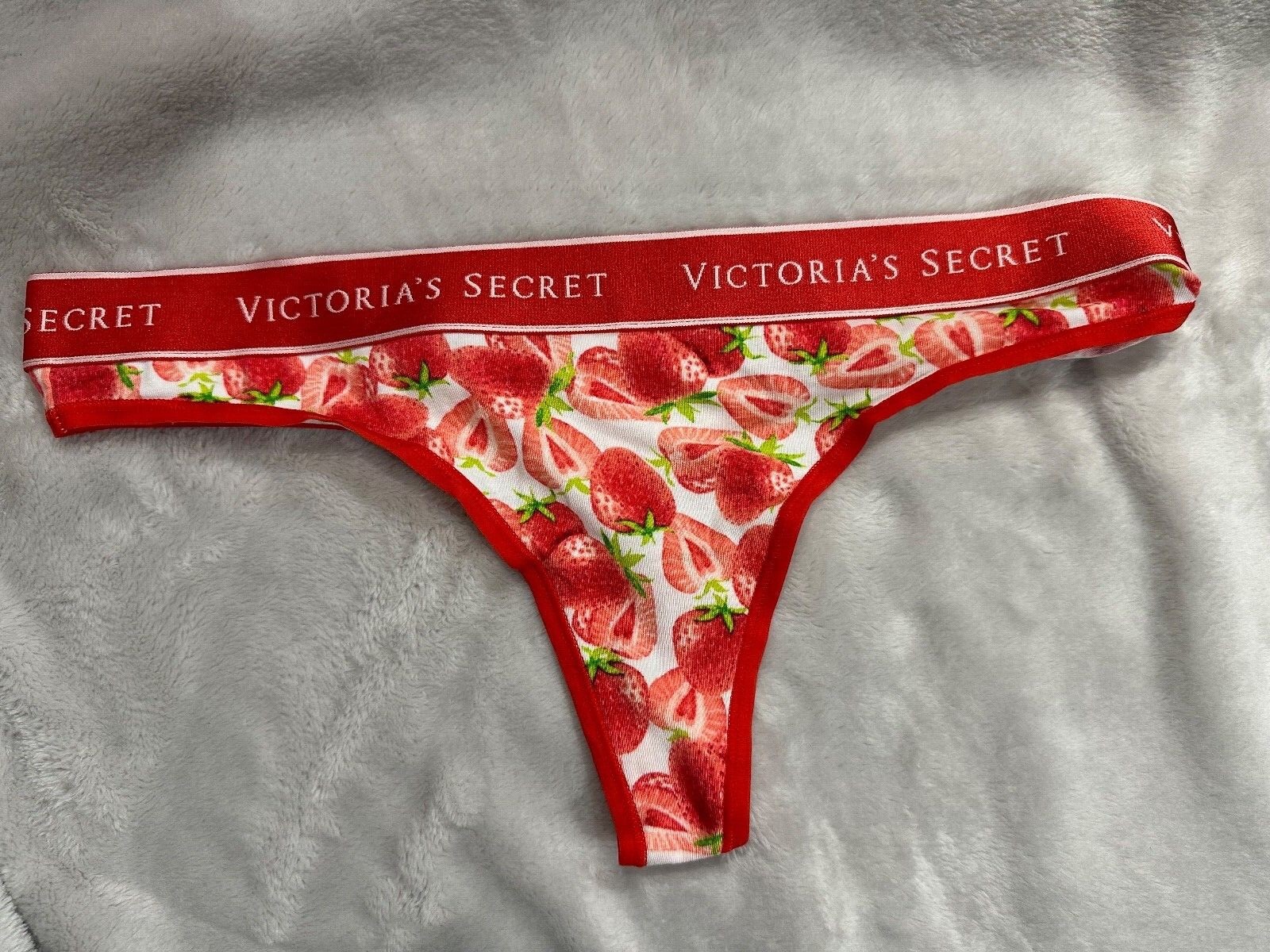 VICTORIA’S SECRET V/S LOGO STRAWBERRY WAISTBAND THONG