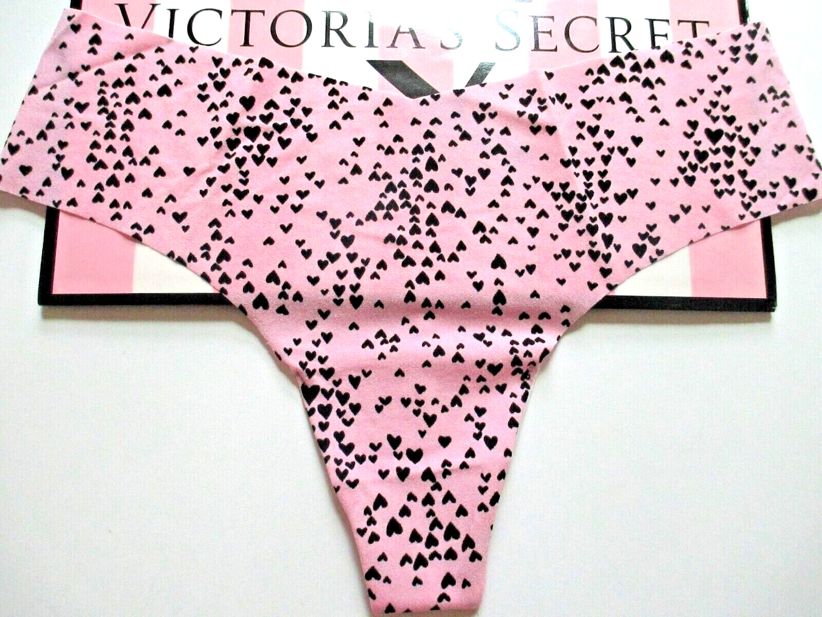 VICTORIA’S SECRET No Show Thong Panty M Pink & Black Mini Hearts NWT VS