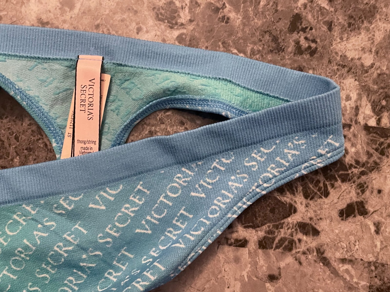 NWT VICTORIA’S SECRET BLUE AQUA OCEAN OMBRE SUNSET LOGO SEAMLESS THONG PANTIES