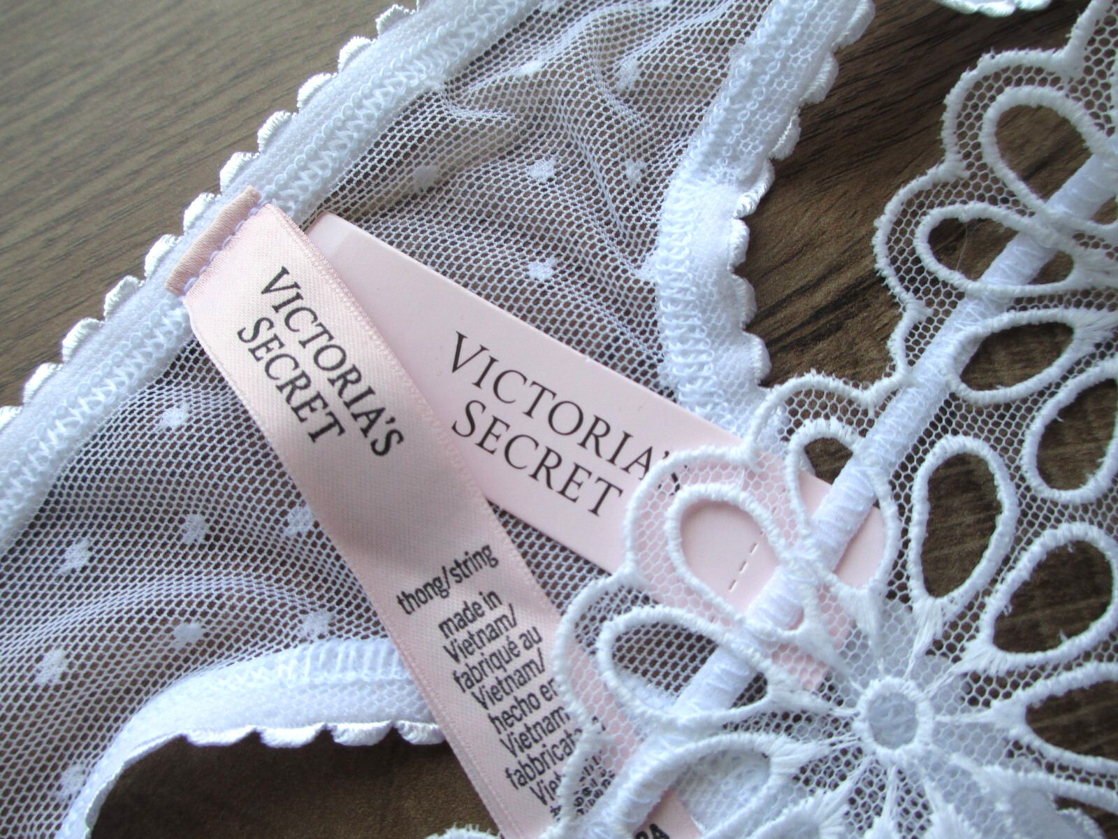 VICTORIA’S SECRET Thong Panty VS Daisy Eyelet Lace Mesh S M L XL White NWT
