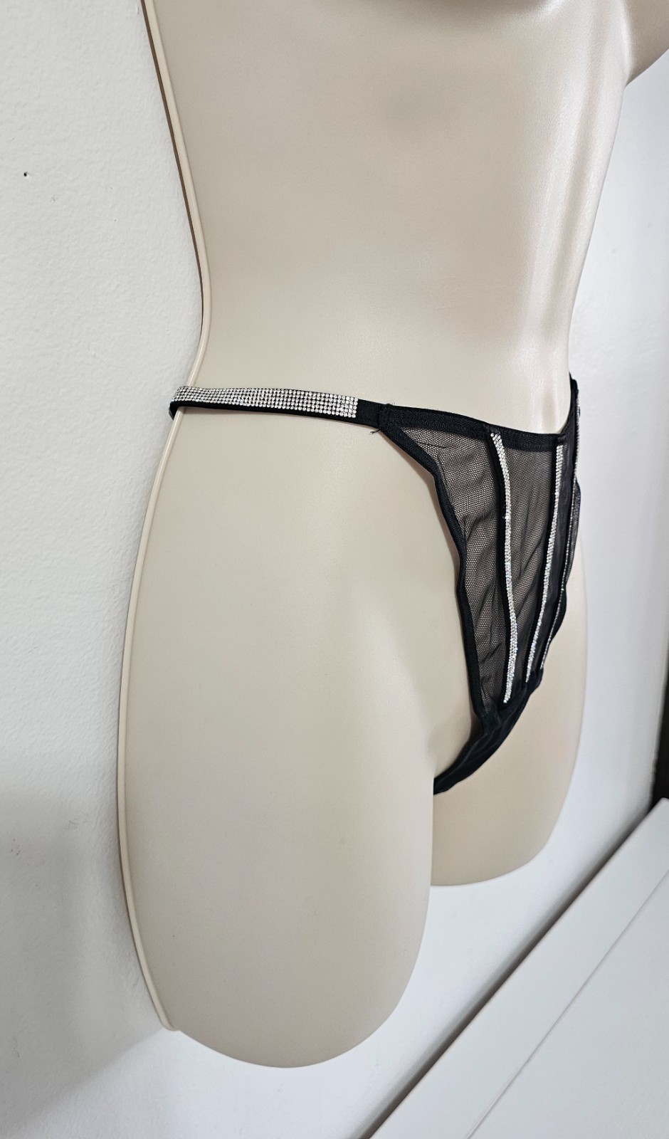 Victoria’s Secret Very Sexy Sheer Shine Thong Panty – Black – Size M – 11245238