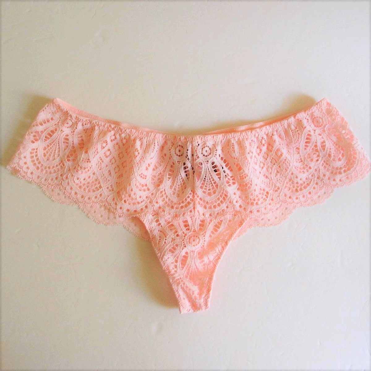 Victoria Secret Dream Angels Wide Side Thong Size M Light Pink Crochet Lace $25