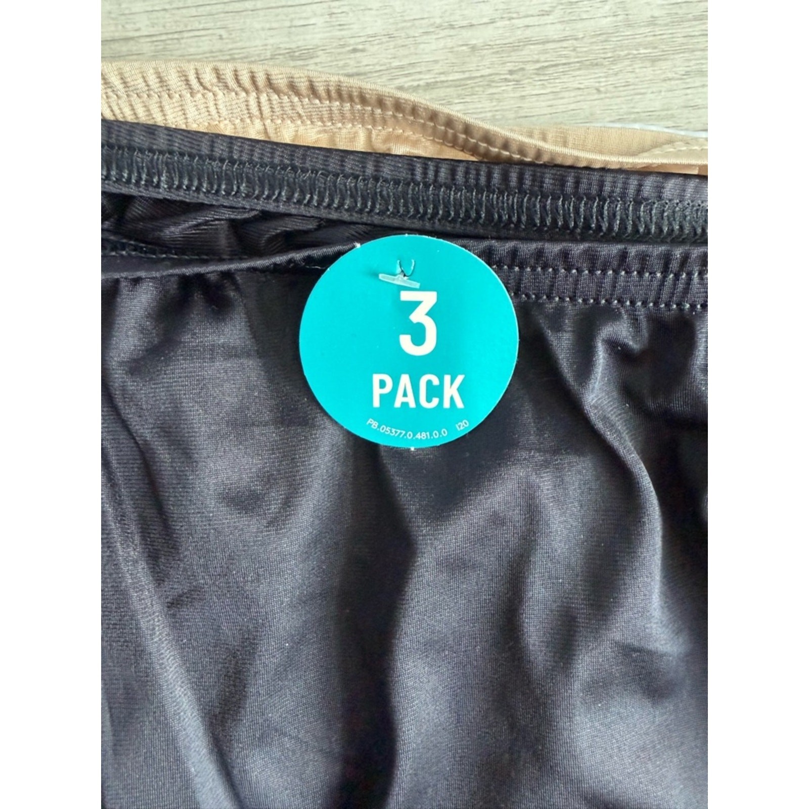 Vanity Fair Women’s 3-Pk. Perfectly Yours Brief Underwear Size Medium