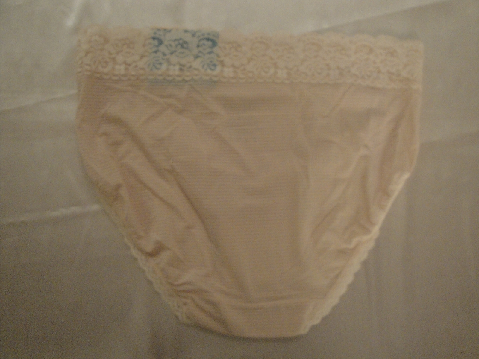 1 Pair Vanity Fair Cream Lace Hi-Cut Panty # 13280 SIZE 7/L No pinch / show