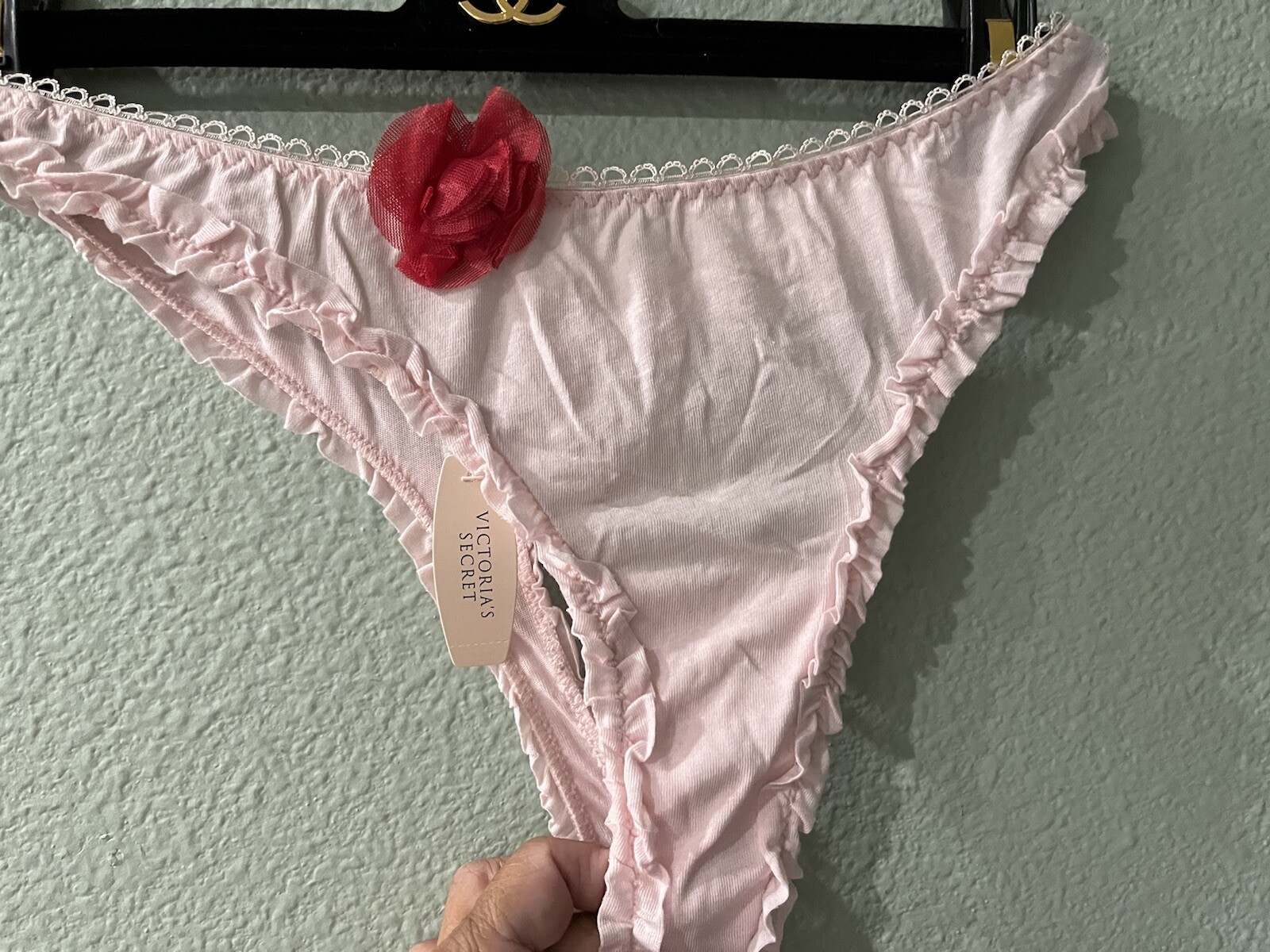 VICTORIA SECRET ROMANTIC RUFFLE TRIM ROSETTE DECORATED-PINK COTTON PANTIE M NWT