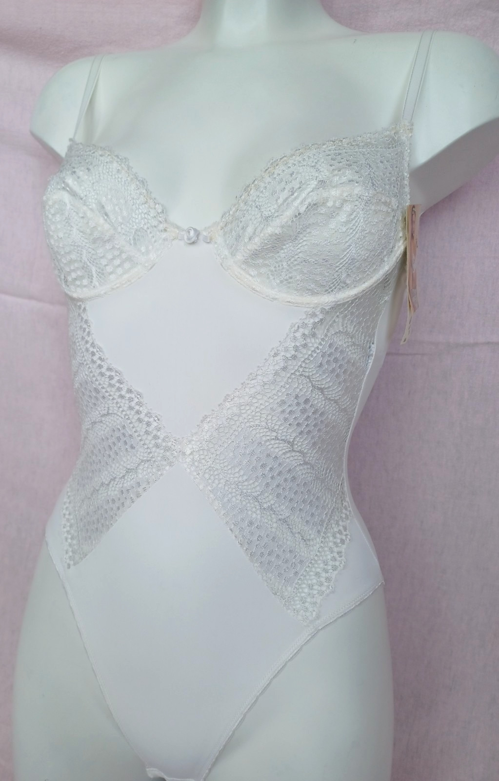 CHARNOS Lingerie Mistral Beautiful White Stretch Satin Lace Bodyshaper Size 32B