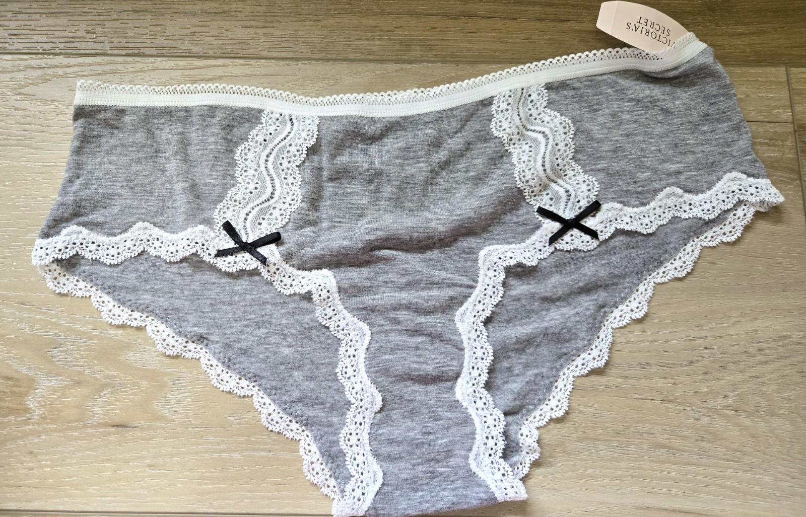 NWT Vintage Victoria’s Secret Gray Soft Modal Cotton Lace Hipster Panties Bows M