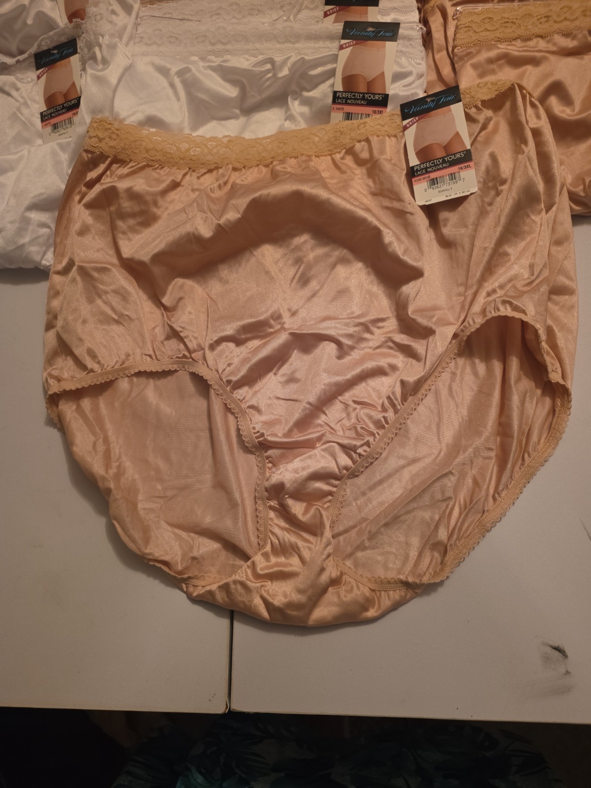 VanityFair “Perfectly Yours” Lace Nouveau Brief Panties 10/3XL Lot Of 3