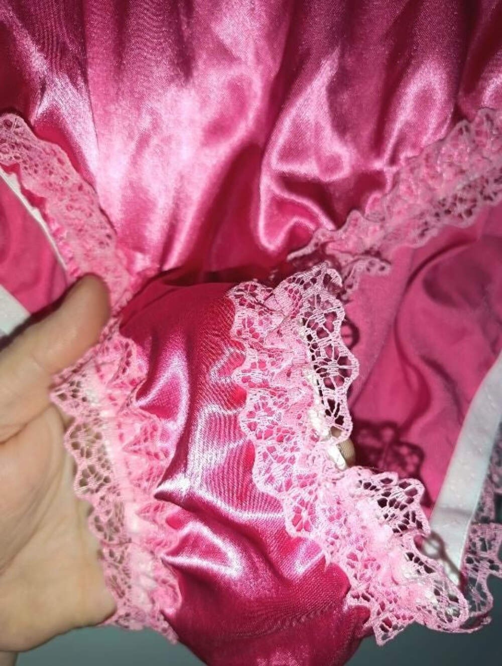 Deep Pink Satin Frilly Knickers Lace Trim Vintage Style panties size M 10
