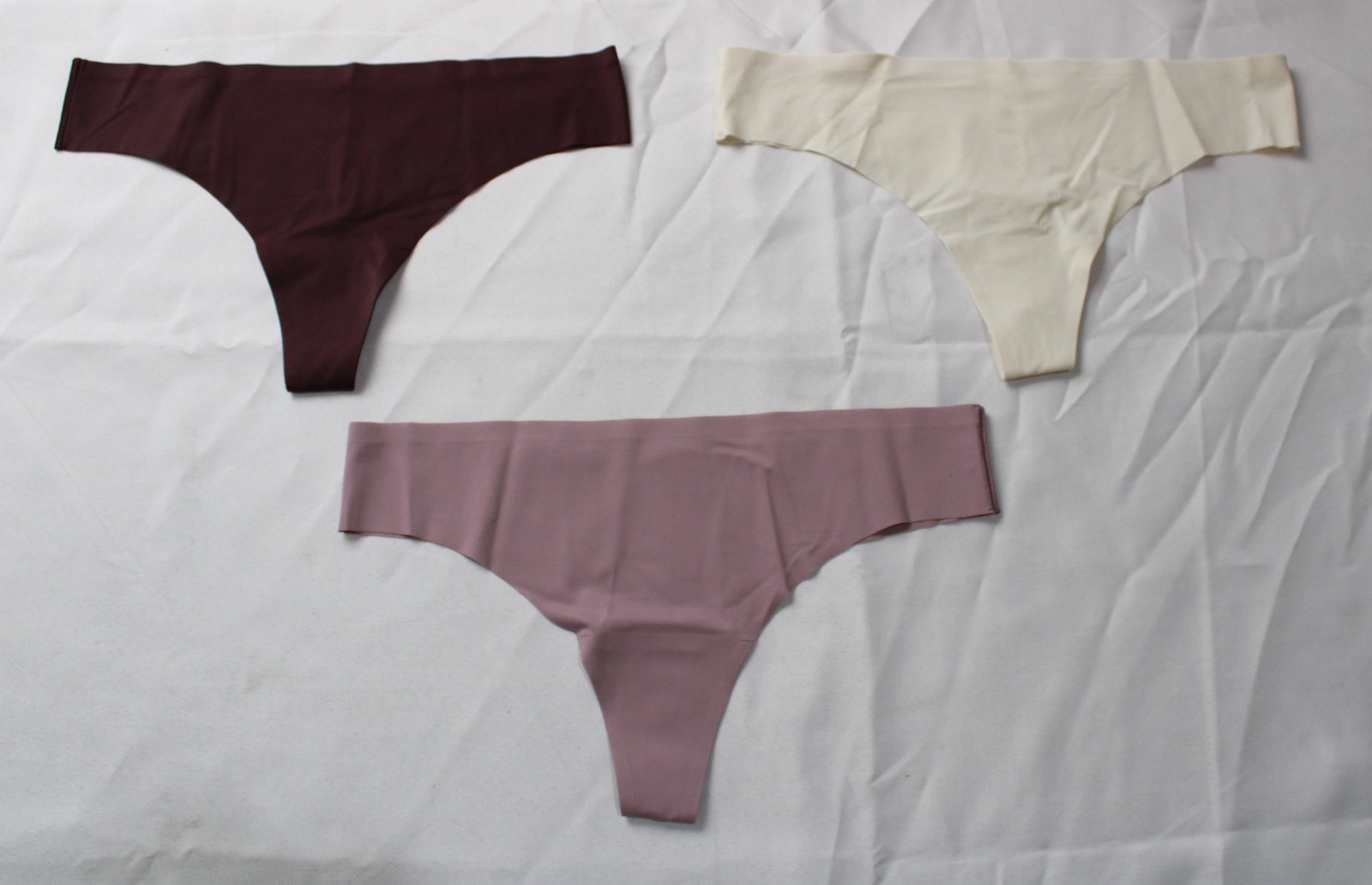 LuluLemon Women’s Invisiwear Mid-Rise Thong 3-Pack DH3 Multicolor Medium NWT