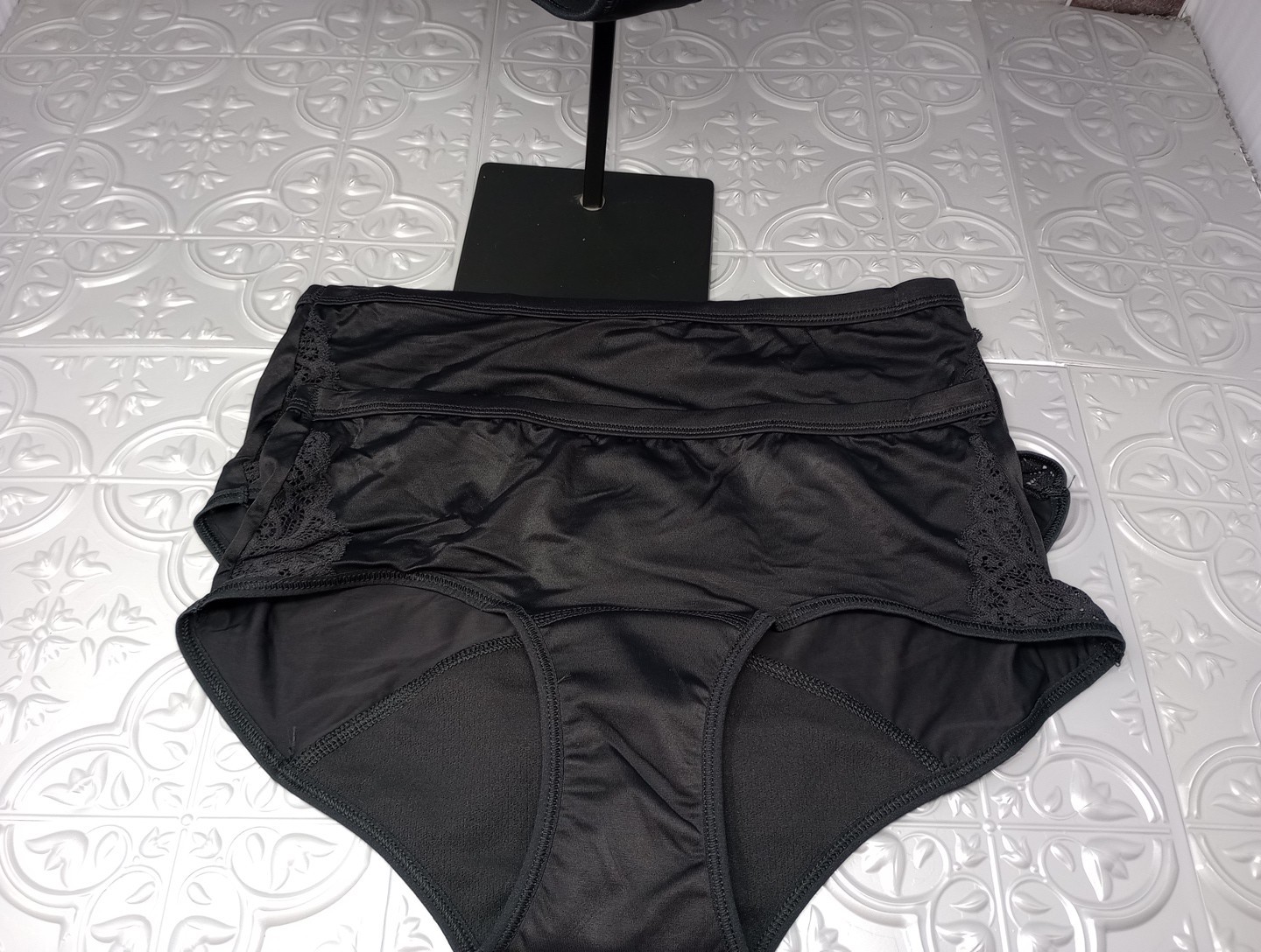 Maidenform DMLBSM Period Panty 3 Pair Women’s M Black Hipster NWT