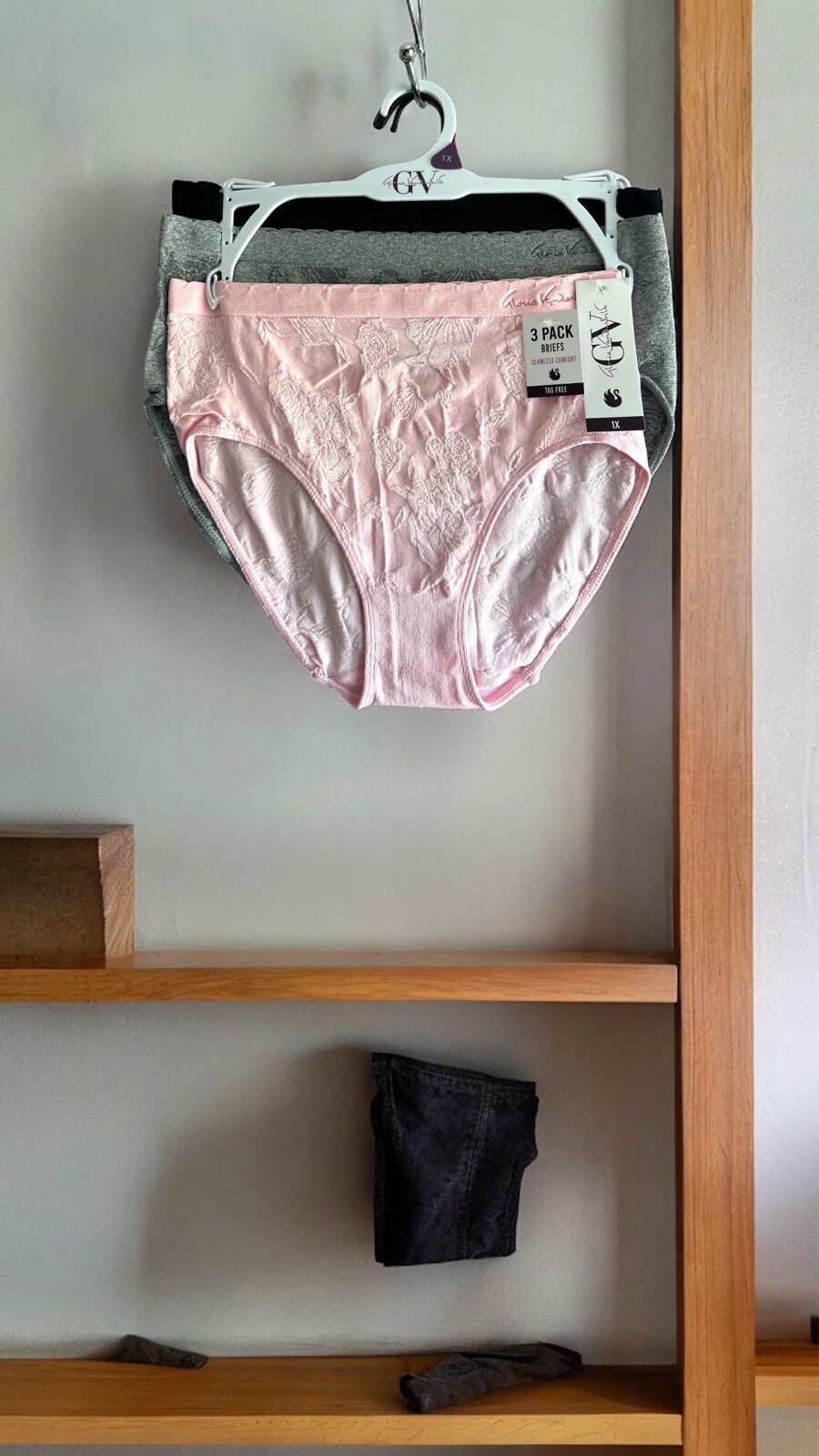 GLORIA VANDERBILT~3 Pack Briefs~MULTICOLOR~Seamless Comfort~ALL REGULAR SIZES!!!