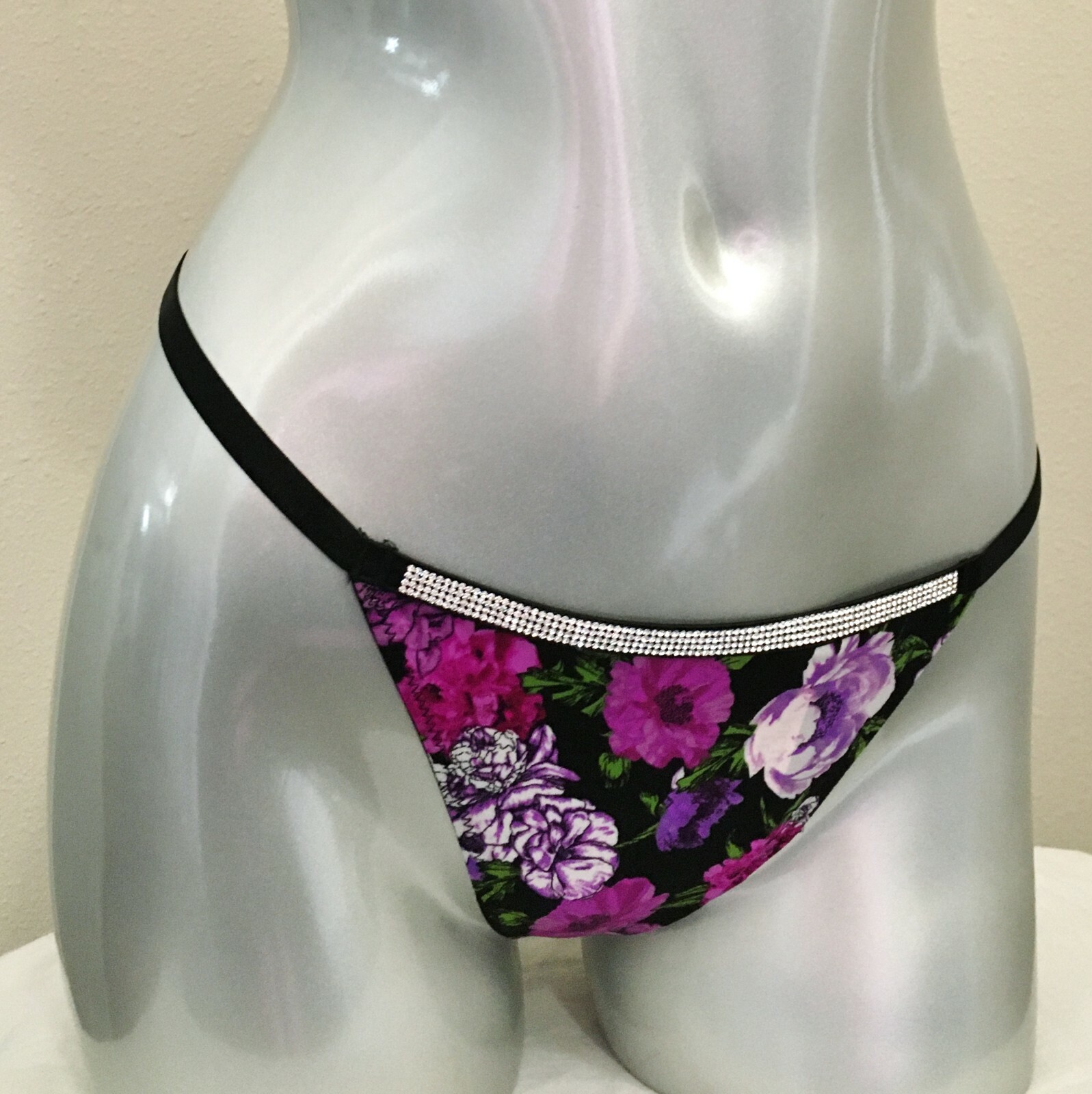 NWT Victoria’s Secret Very Sexy Bombshell Shine V- String Panty XL Purple Floral