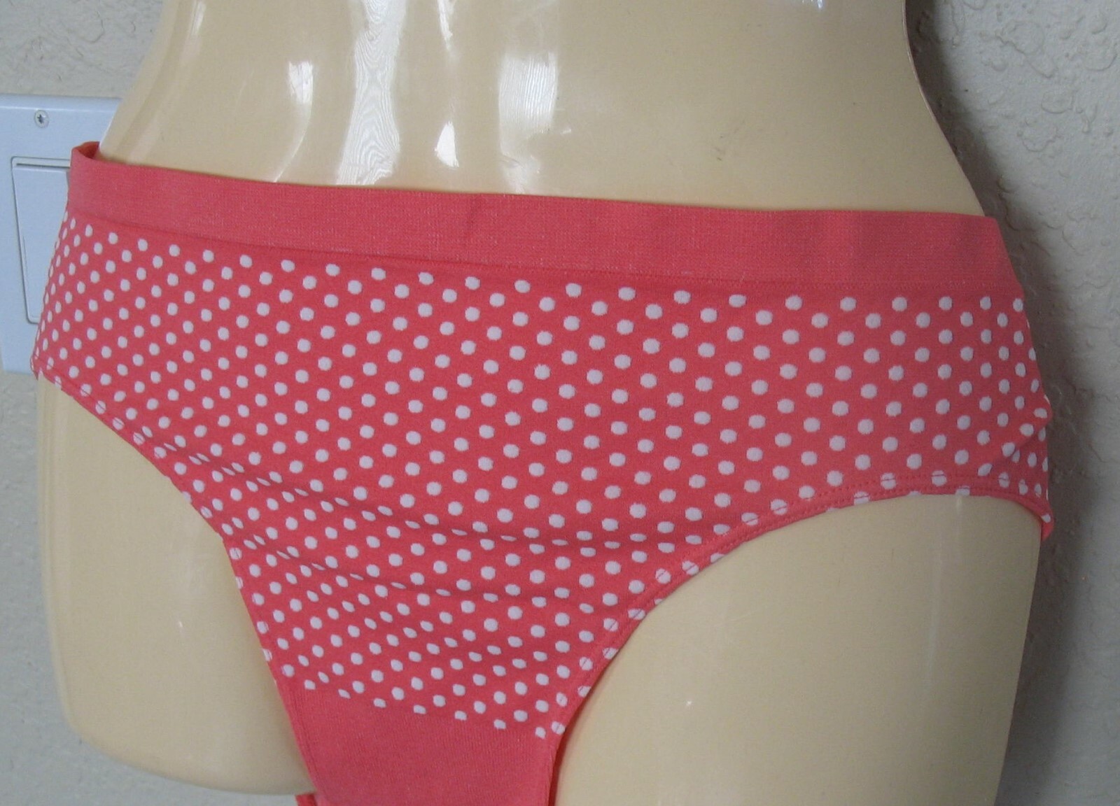 PKG OF 6 – SECRET TREASURES – SIZE 1X / 11 – FULL FIGURE SEAMLESS BRIEFS