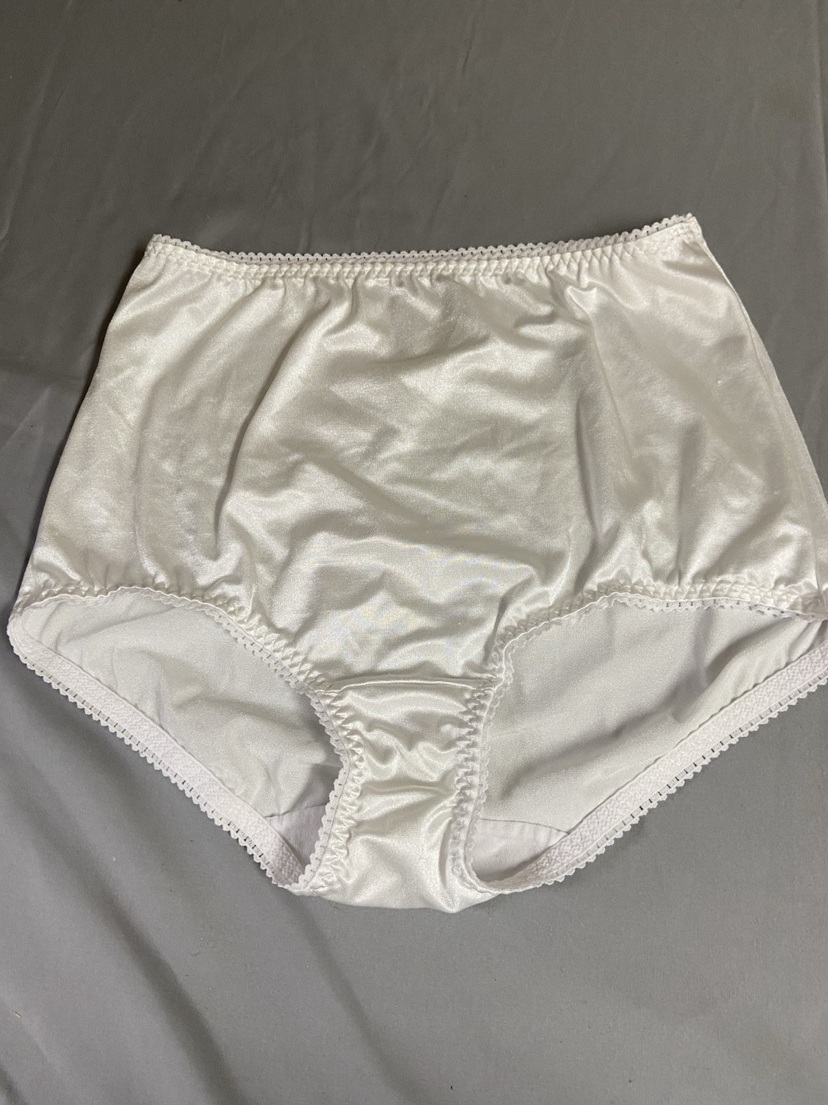 Vanity Fair Undershapers Light Control Satin Nylon Brief Panties Size L White
